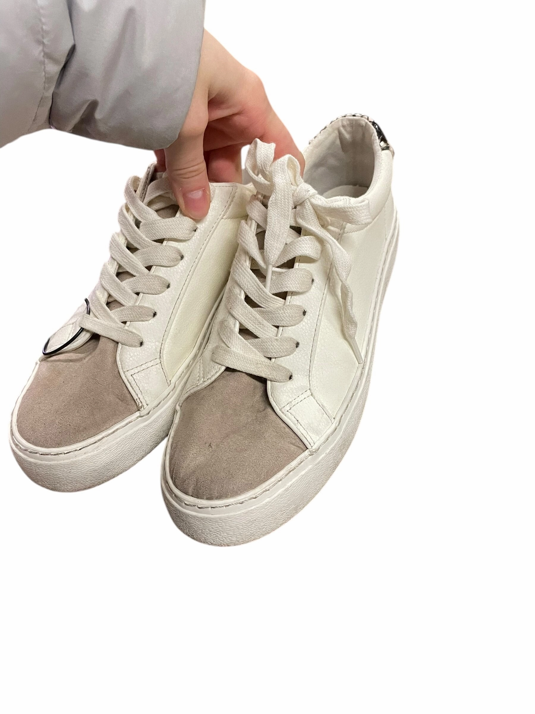 mesh ventilation Retro-inspired Shoes Sneakers By Express  Size: 7