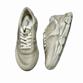 Shoes Sneakers By Free People In Grey, Size: 8.5 Unisex Fit Bendable Heel Counter