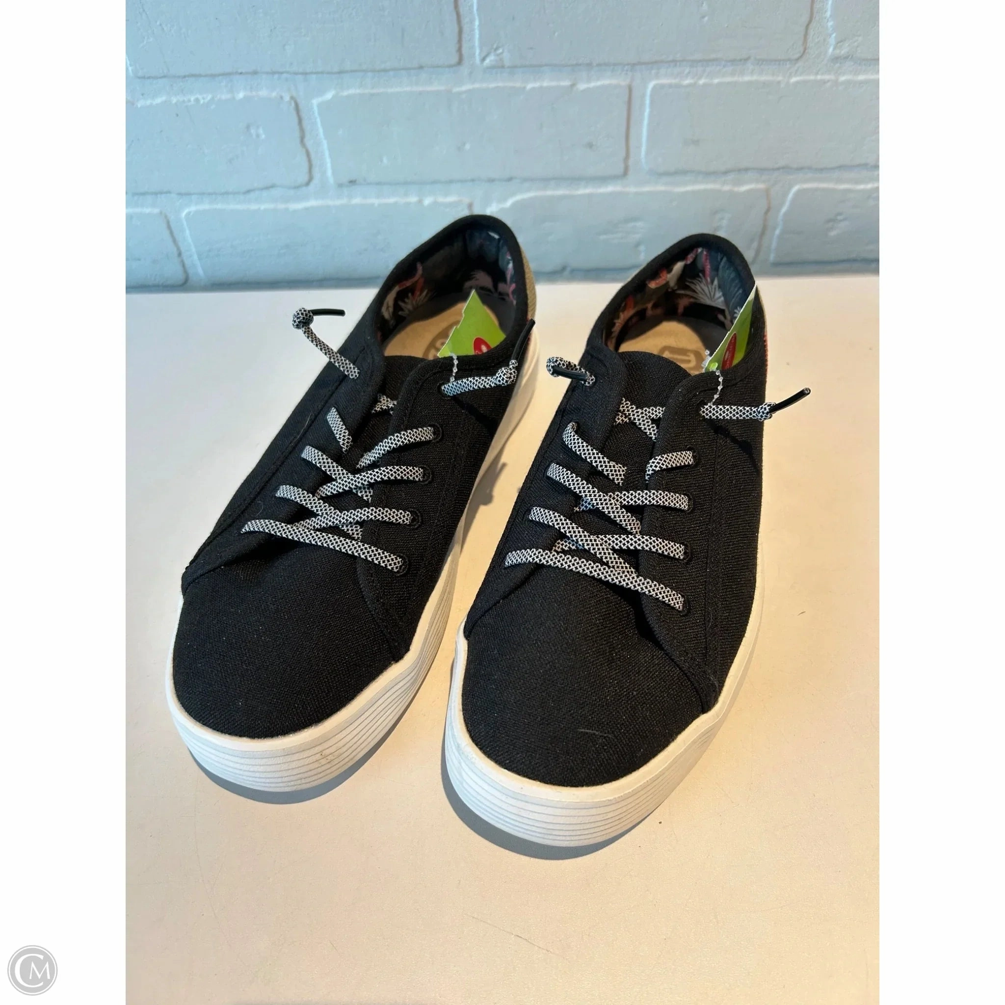 Move Fast Shoes Sneakers By Hey Dude In Black & Brown, Size: 10