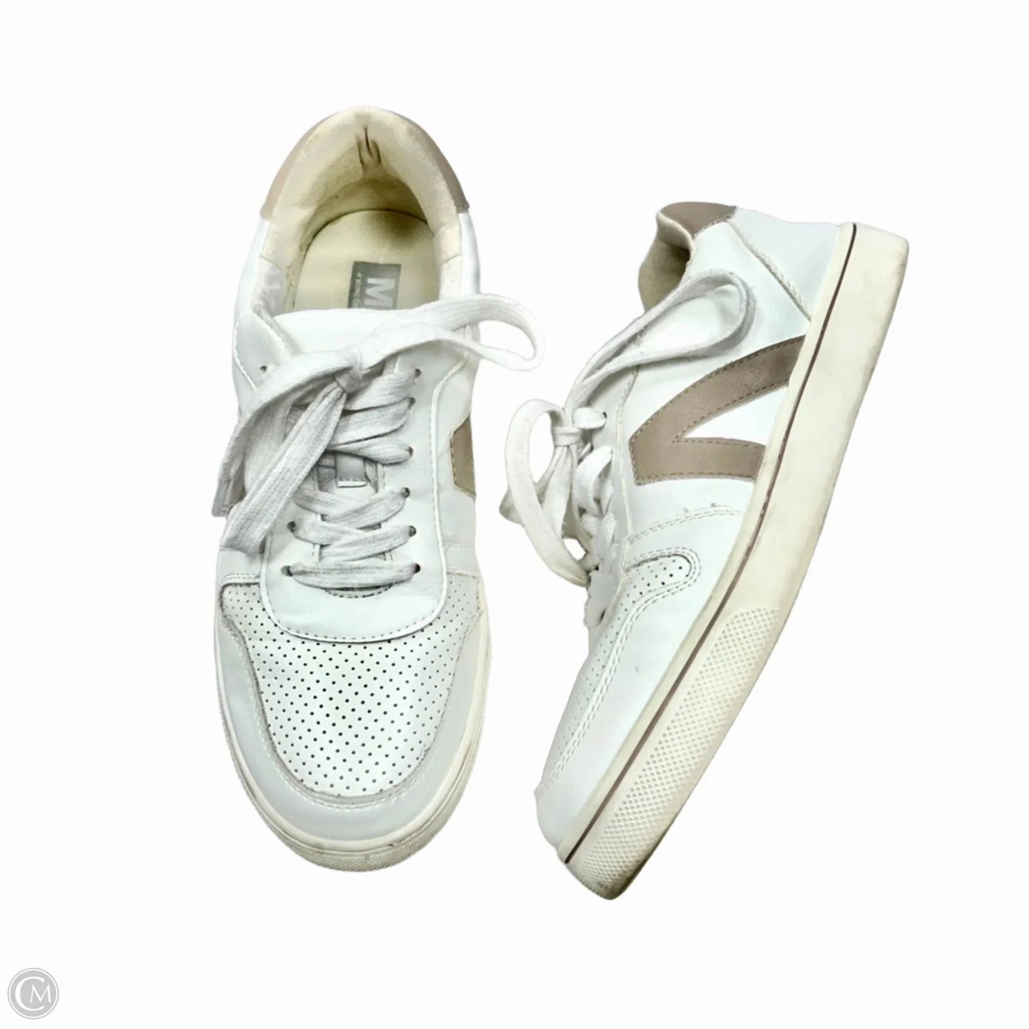 Traction lugs Slim wear Shoes Sneakers By Mia In White, Size: 8