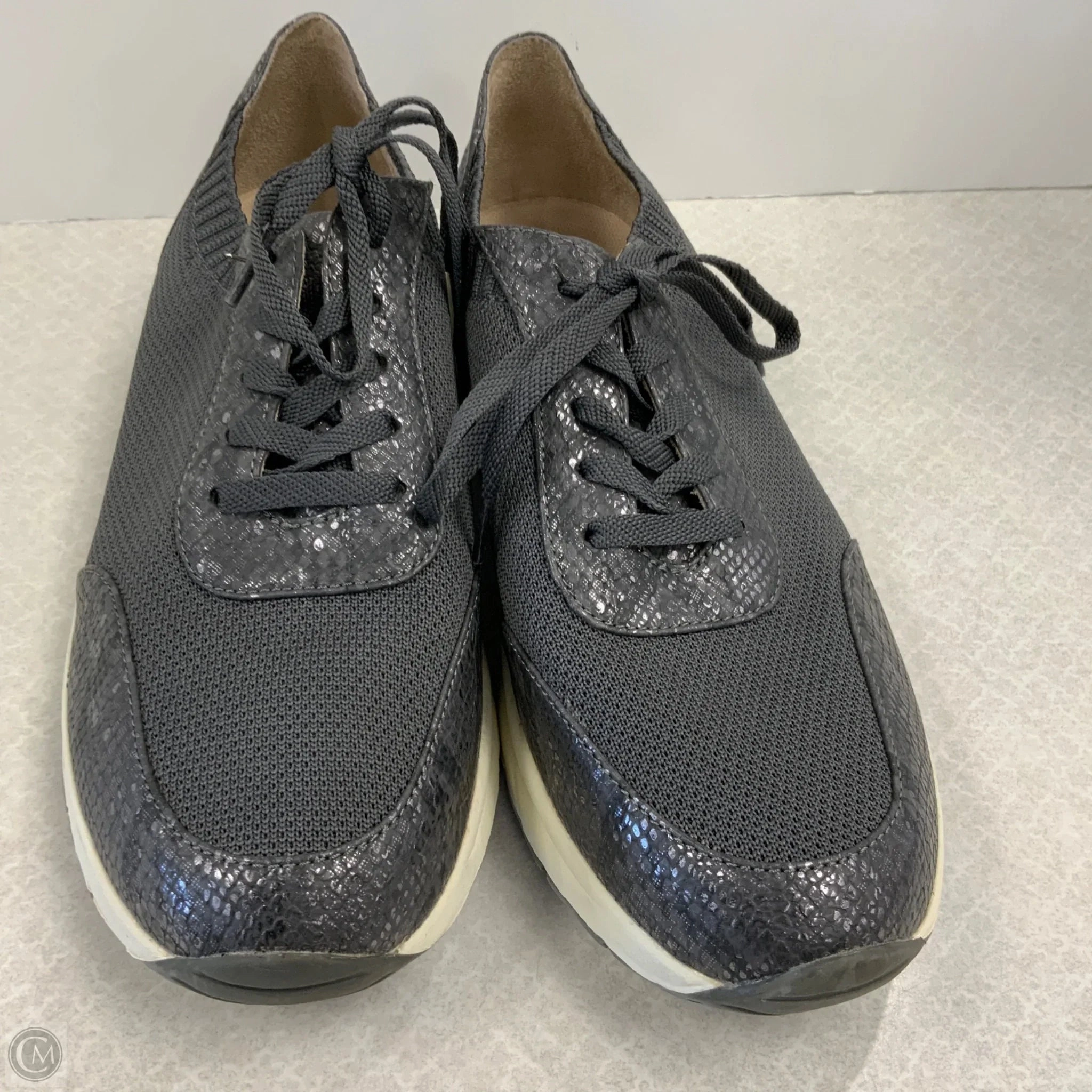 Shoes Sneakers By Naturalizer In Grey, Size: 10 Hiking Light