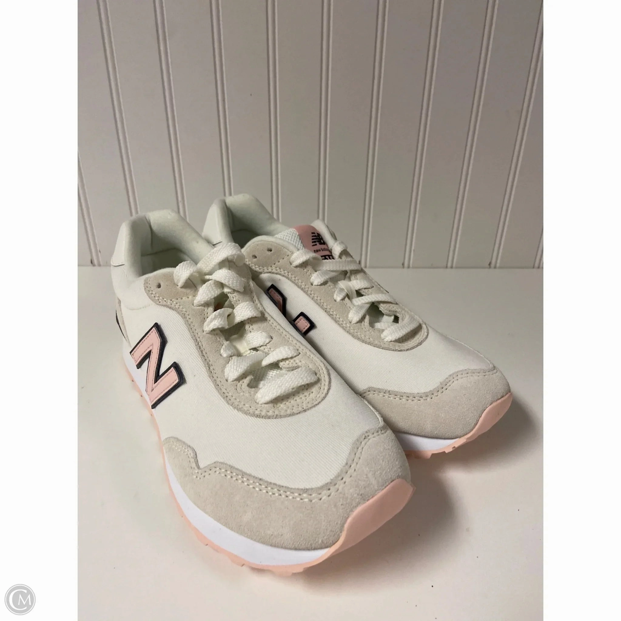 Stylish Flex Retro-inspired performance Shoes Sneakers By New Balance In White, Size: 9.5