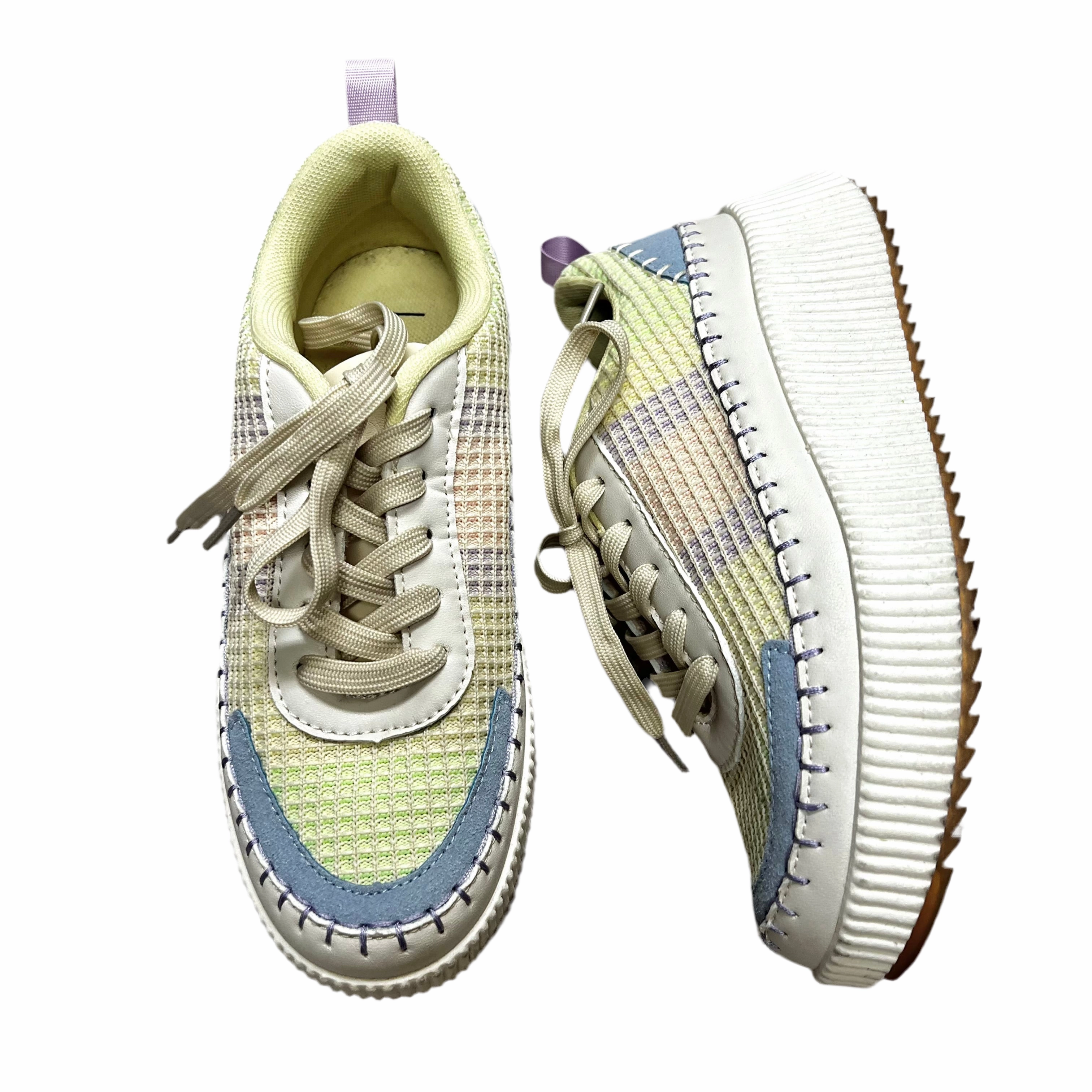 Practical Hypergrip Texture Shoes Sneakers By Nicole Miller In Blue & White, Size: 7.5