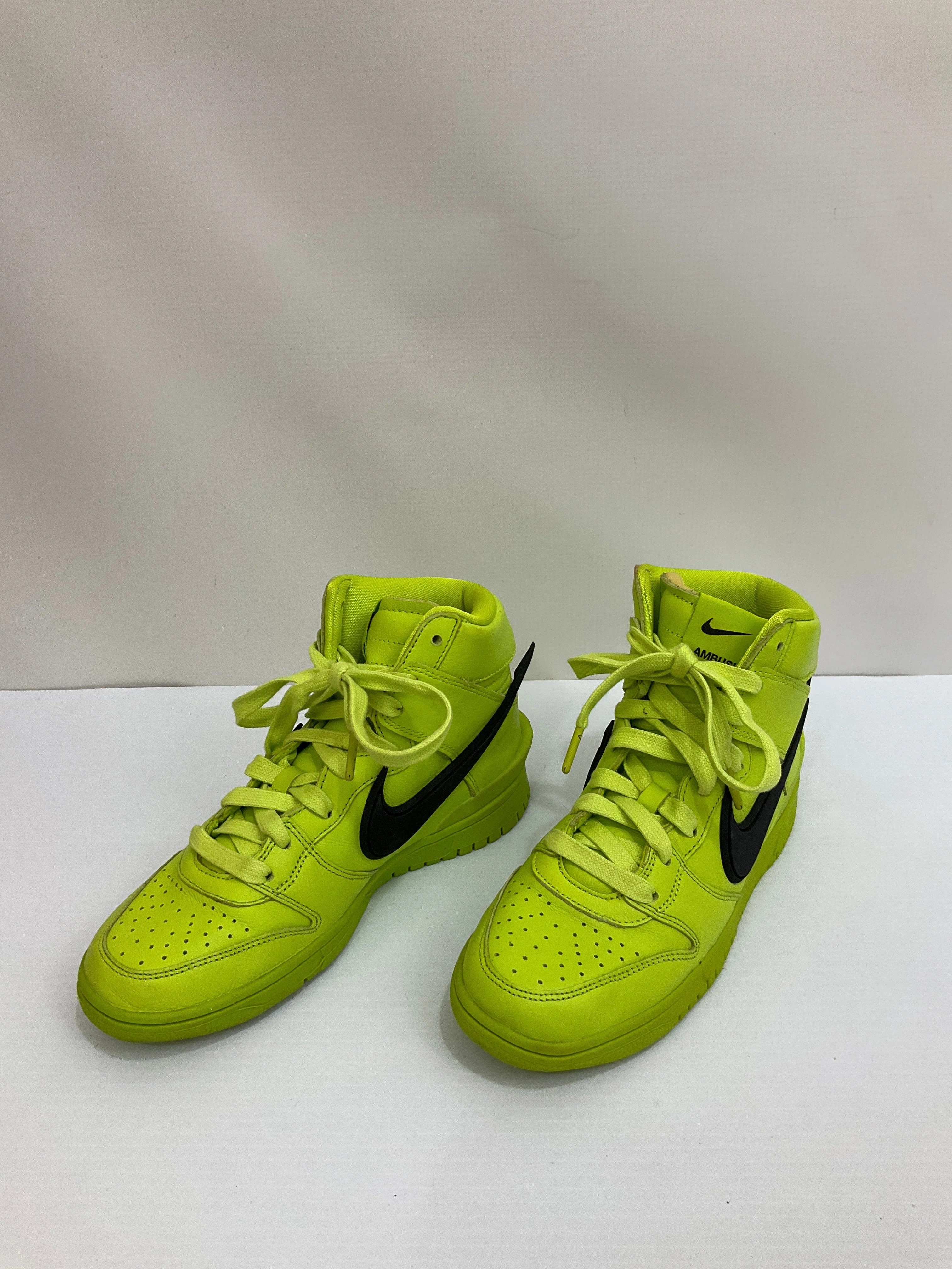 Shoes Sneakers By Nike In Green, Size: 7 Sporty Casual Stretchable