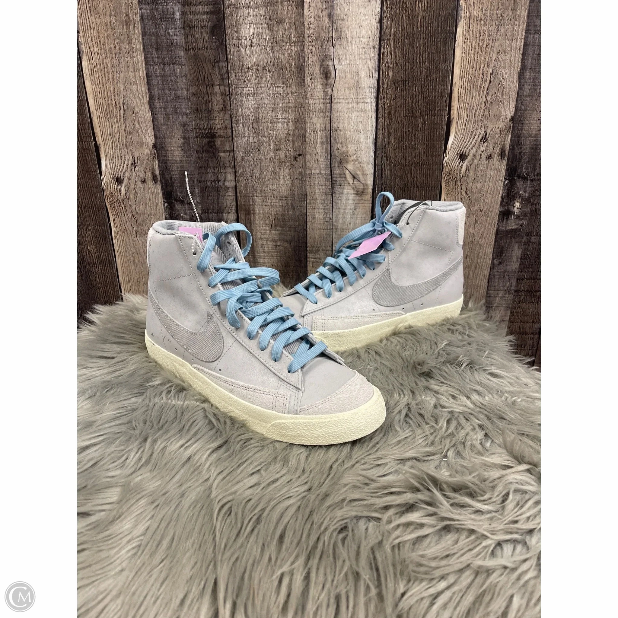 Shoes Sneakers By Nike In Grey, Size: 8.5 Stable Heel Anti Slip Feature