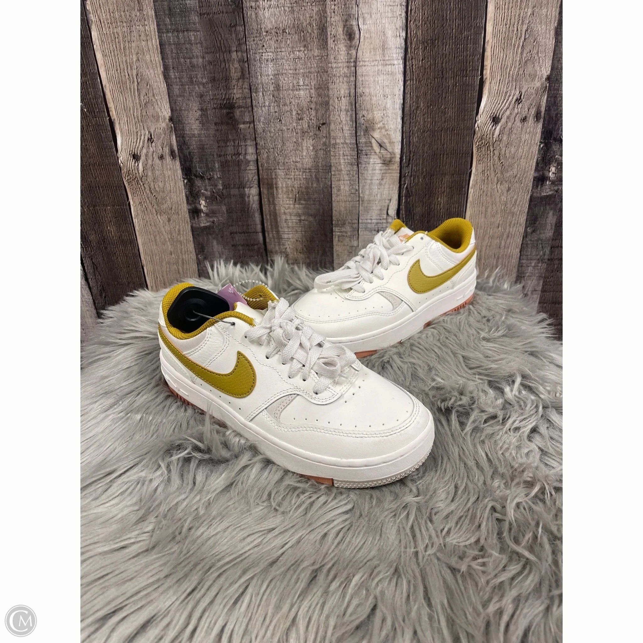 Daily Fashion Stretchable Material Shoes Sneakers By Nike In White, Size: 7