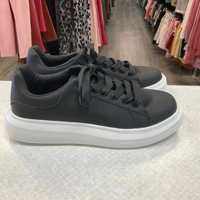 Stitchless Design Shoes Sneakers By Rampage In Black, Size: 8.5