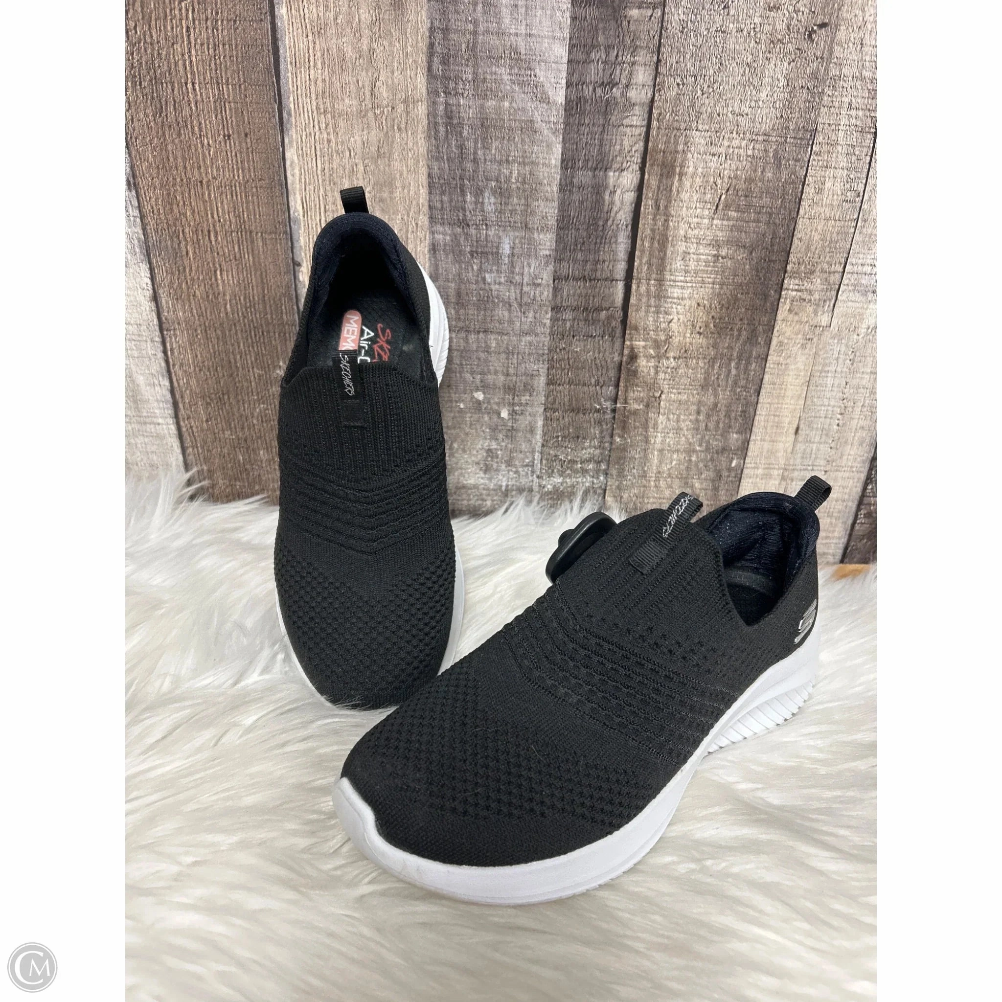 Shoes Sneakers By Skechers In Black, Size: 6.5 Walking Friendly