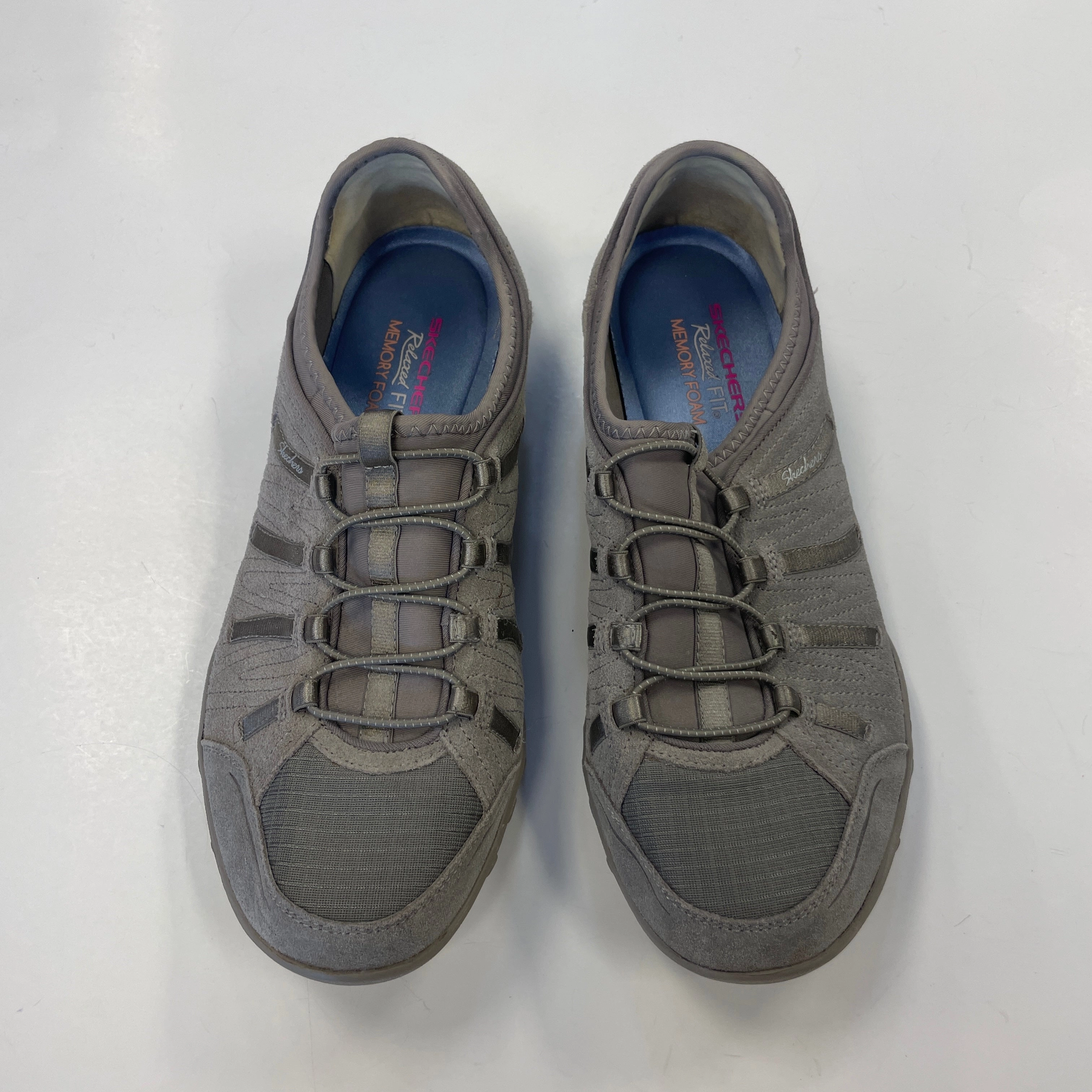 Street traction Foot Shape Shoes Sneakers By Skechers In Brown & Grey, Size: 10