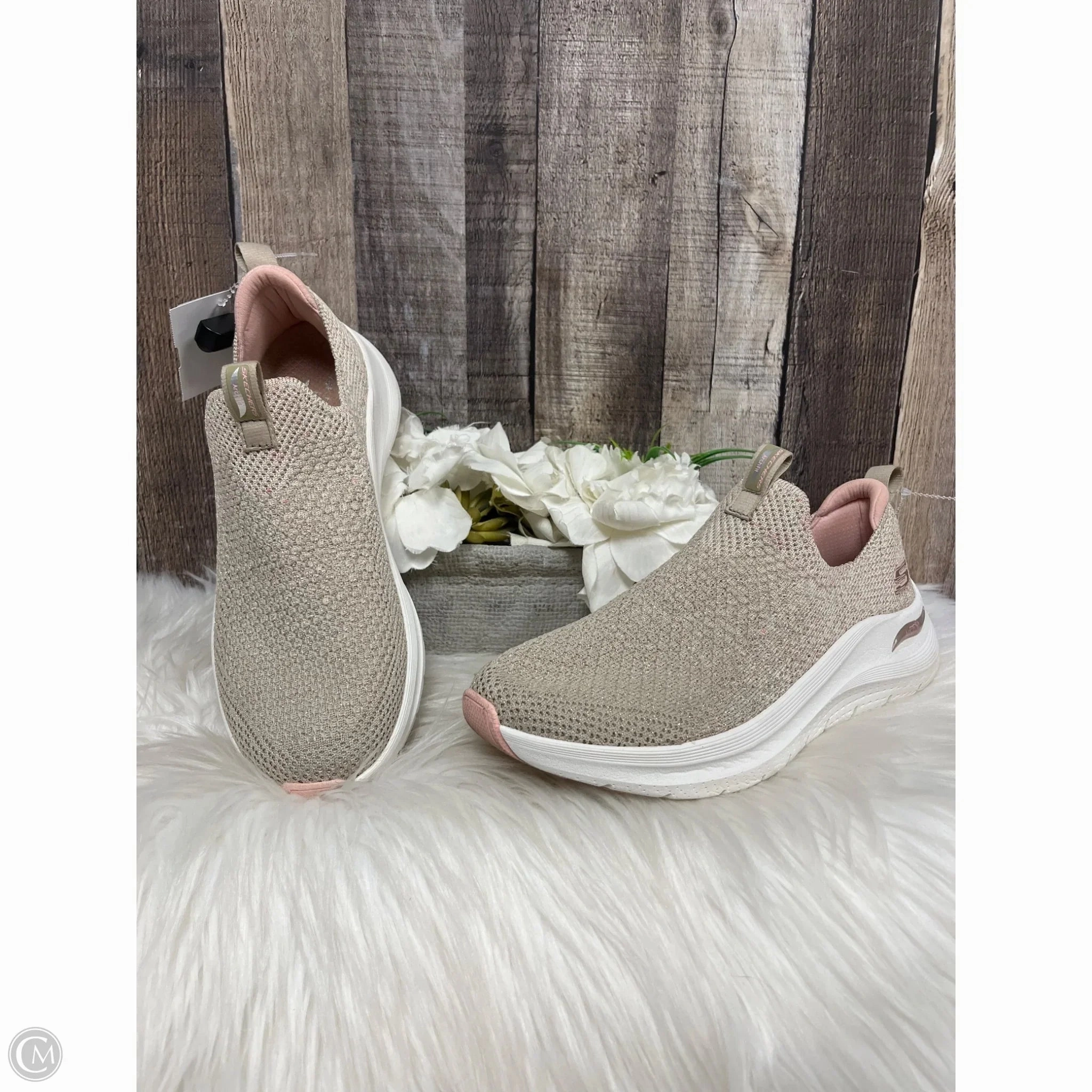 Thermoregulating Material Shoes Sneakers By Skechers In Pink & Tan, Size: 8.5