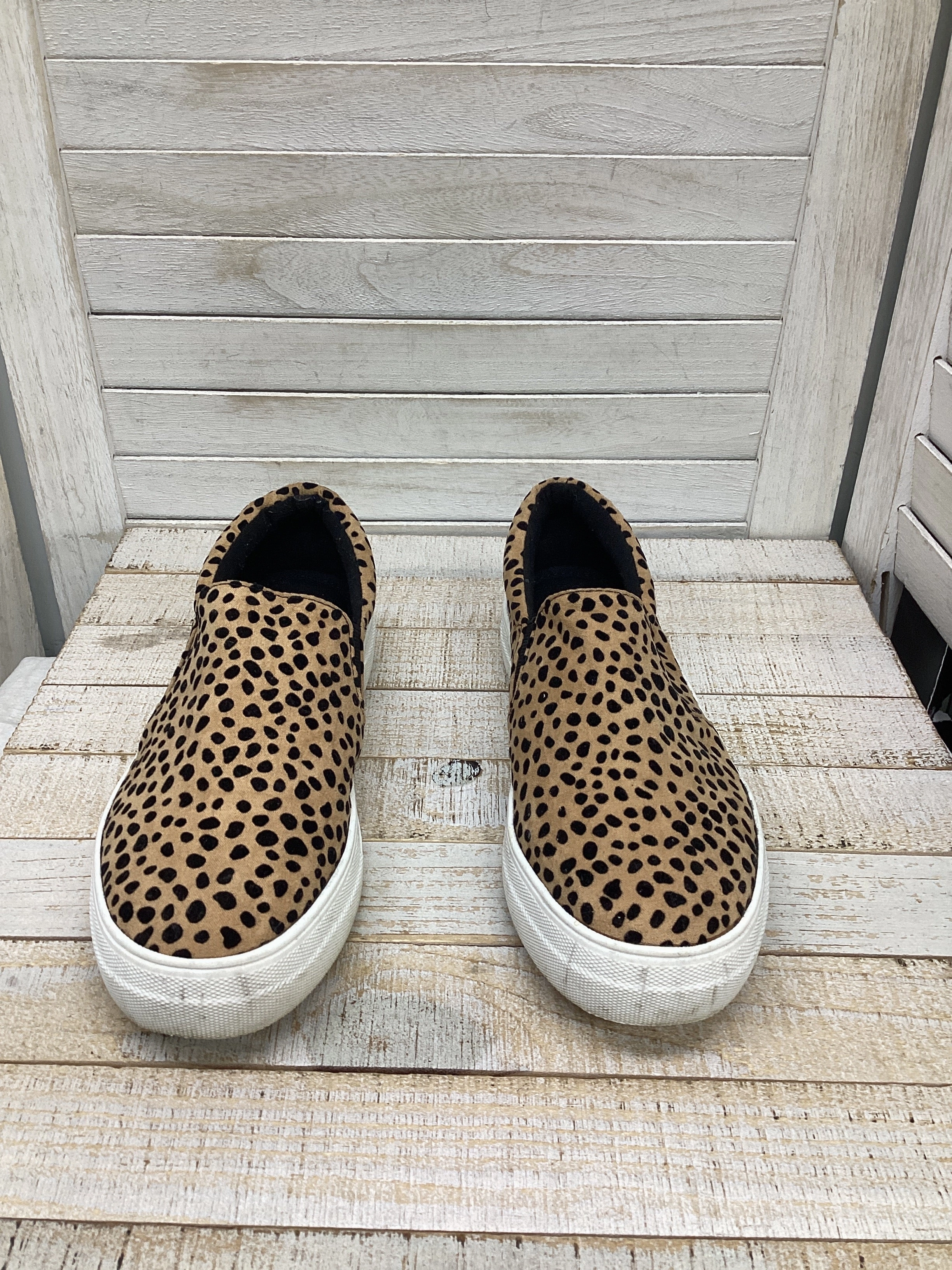 Torsional Rigidity Perforated Tongue Design Shoes Sneakers By Soda In Animal Print, Size: 7.5
