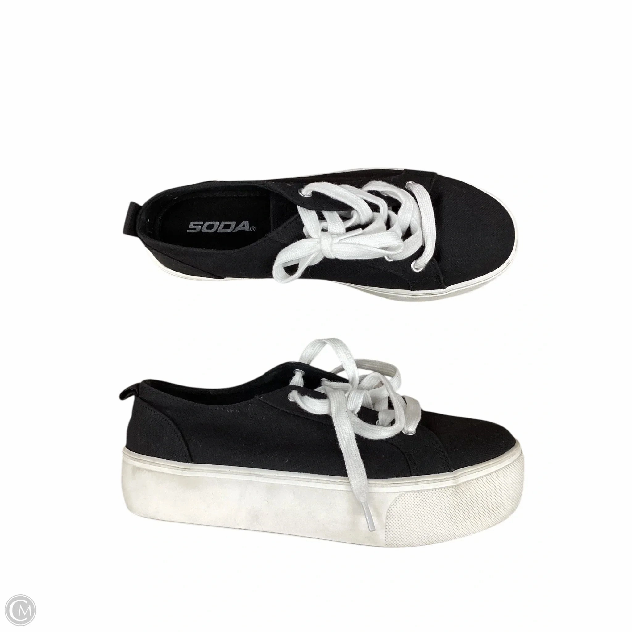 sports shoes Shoes Sneakers By Soda In Black & White, Size: 7.5