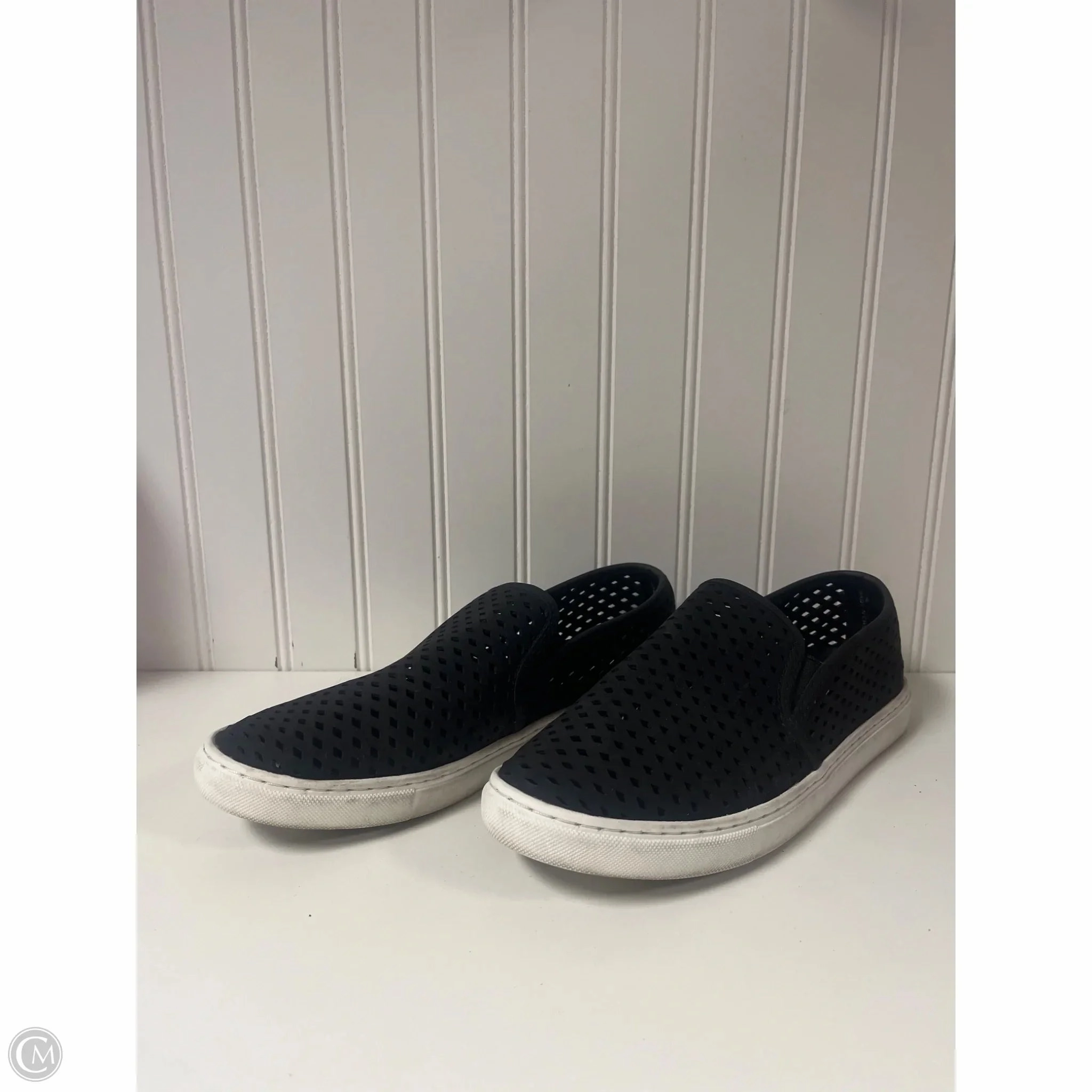 Shoes Sneakers By Steve Madden In Black, Size: 11 Textured Grip Pattern Daytime use