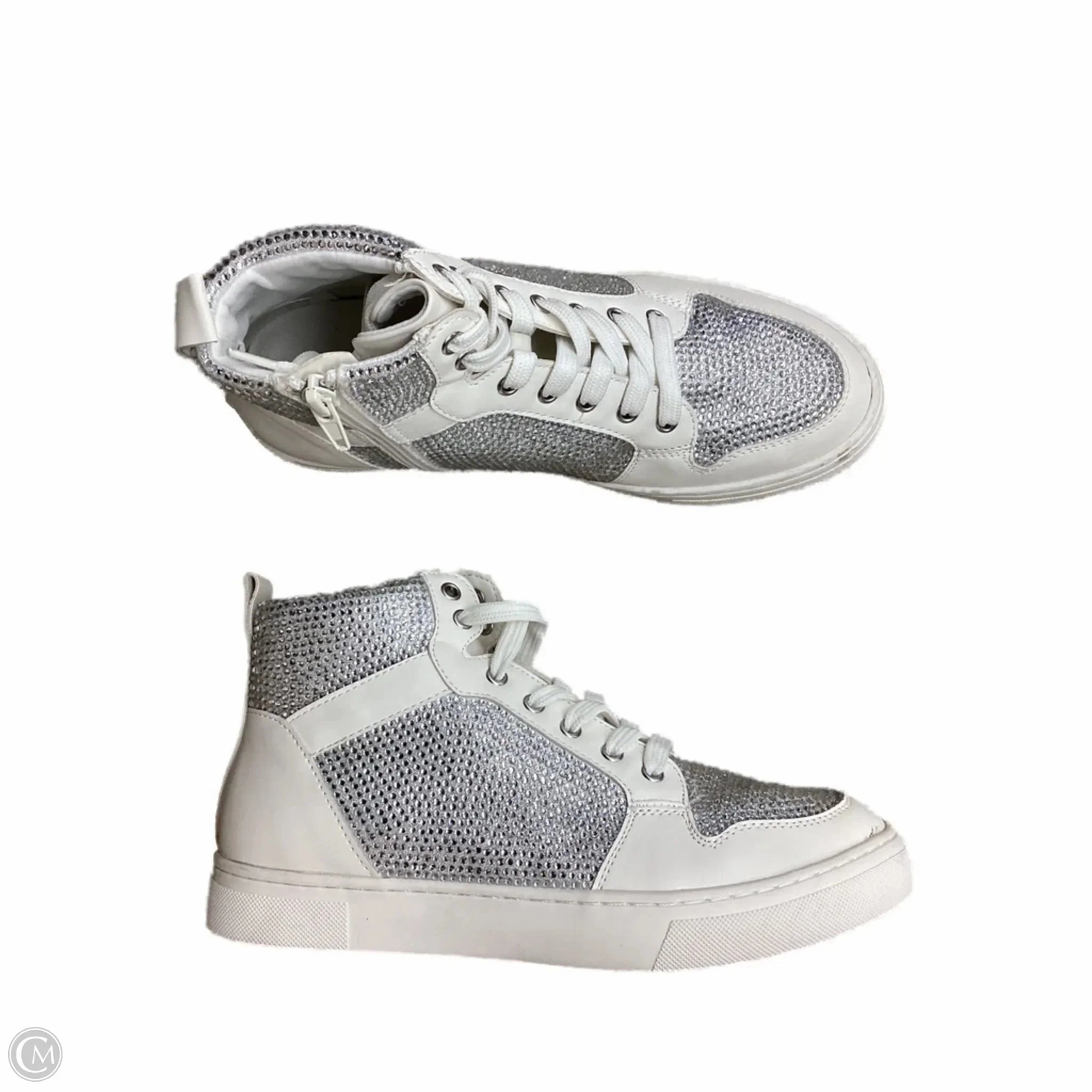 Leisure Fit Shoes Sneakers By Steve Madden In Silver & White, Size: 7.5