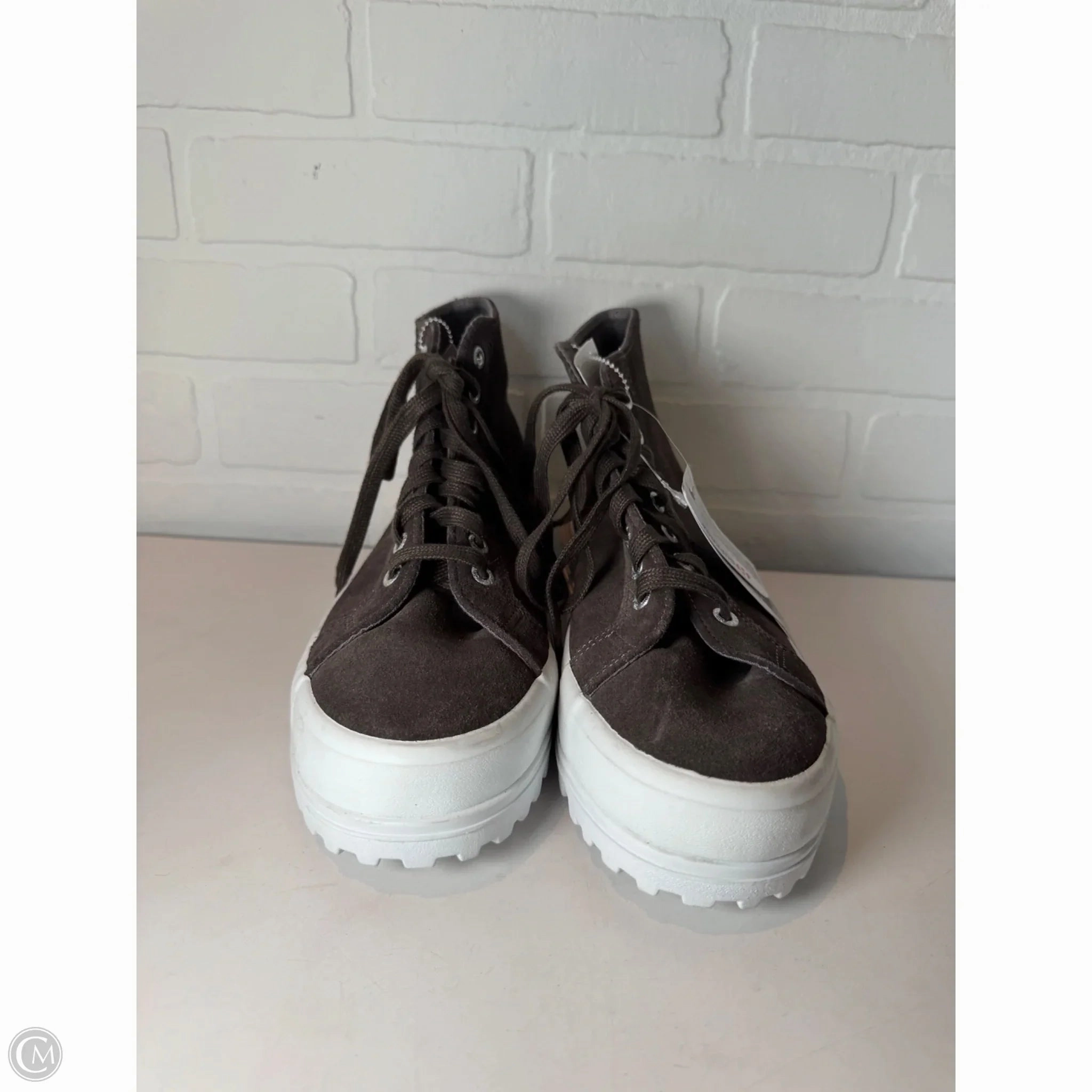 Stable Activity Smooth Entry Shoes Sneakers By Superga In Grey & White, Size: 9.5