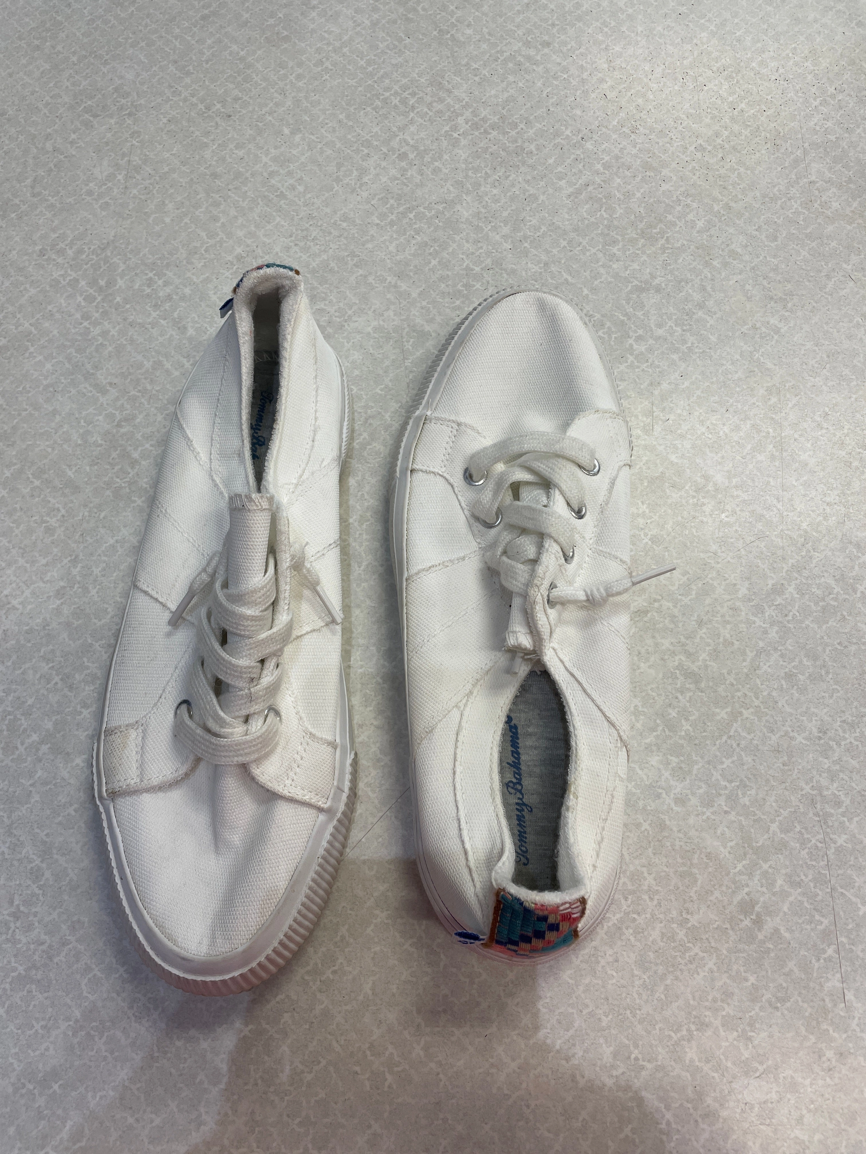 Fresh flexibility Stability Enhancing Structure Shoes Sneakers By Tommy Bahama In White, Size: 10