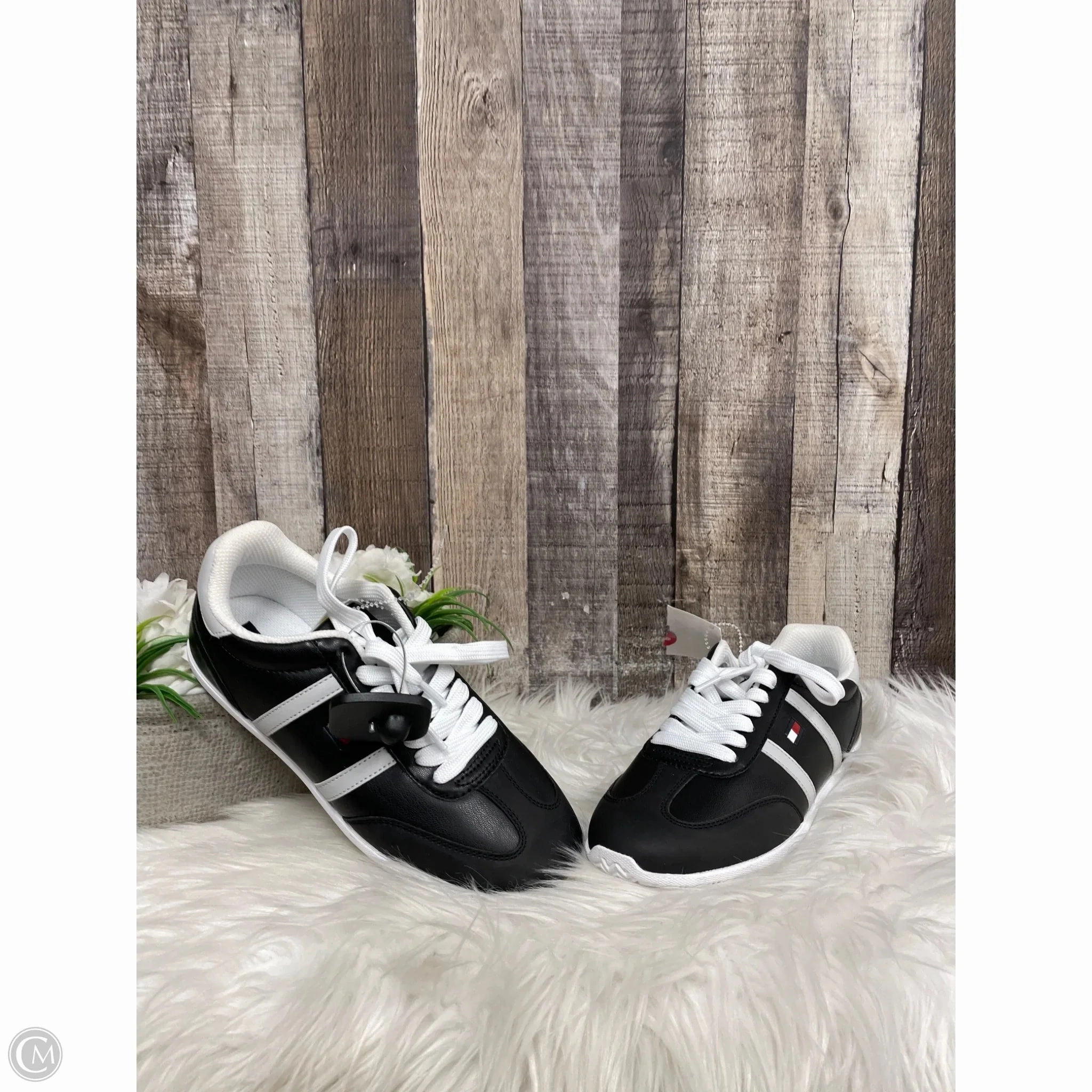 Fashionable Appeal Shoes Sneakers By Tommy Hilfiger In Black & White, Size: 7