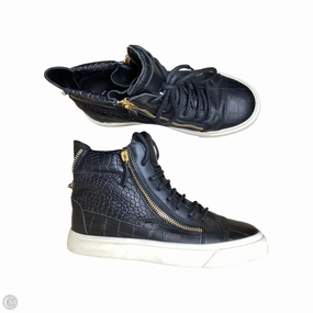 Outdoor activities Shoes Sneakers By Vince In Black, Size: 7.5