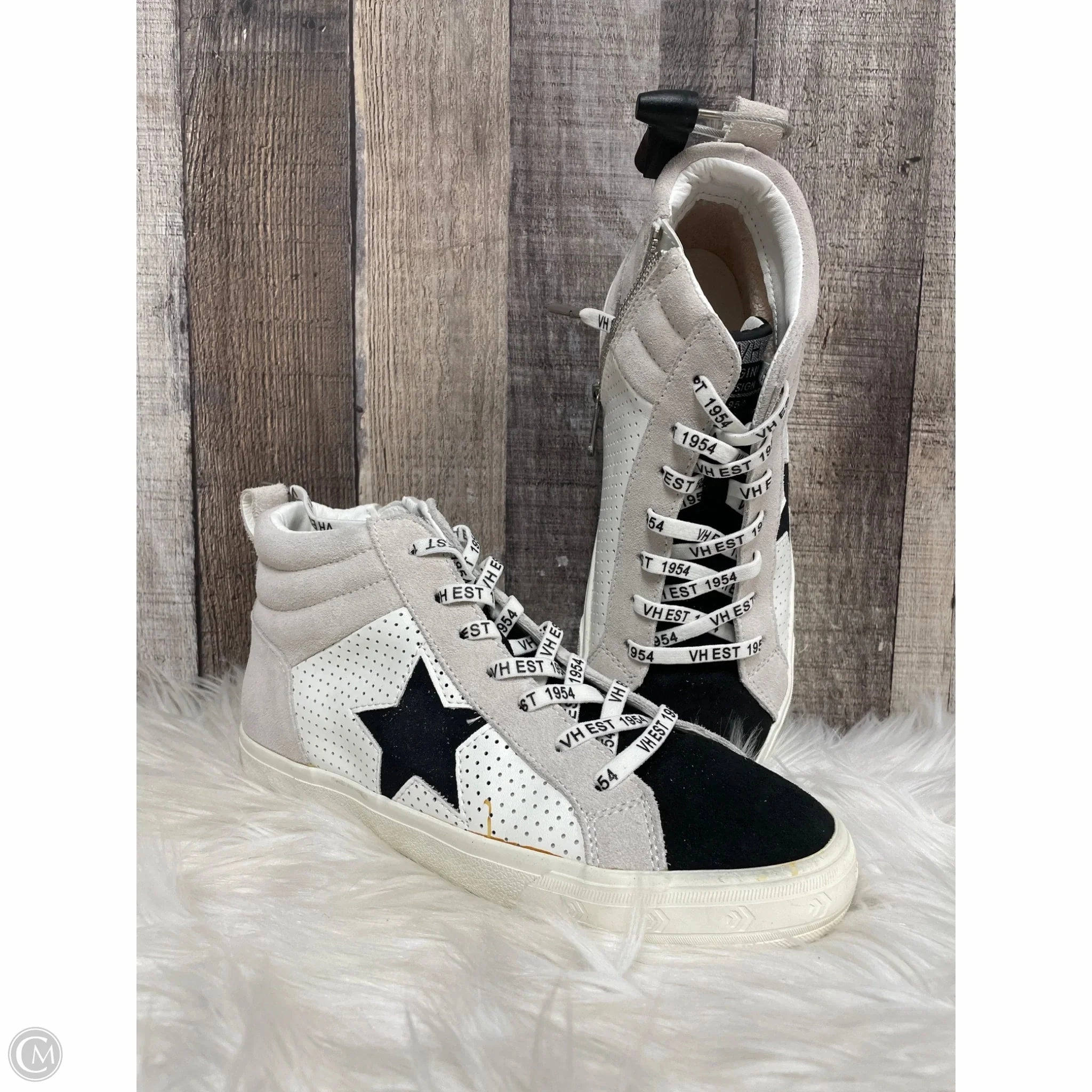 Shoes Sneakers By Vintage Havana In White, Size: 8.5 Cushioned durability