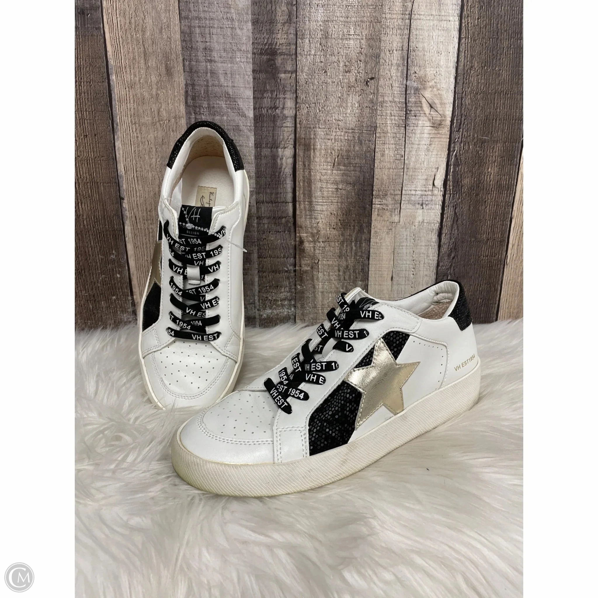 Quick   Drying Shoes Sneakers By Vintage Havana In White, Size: 9