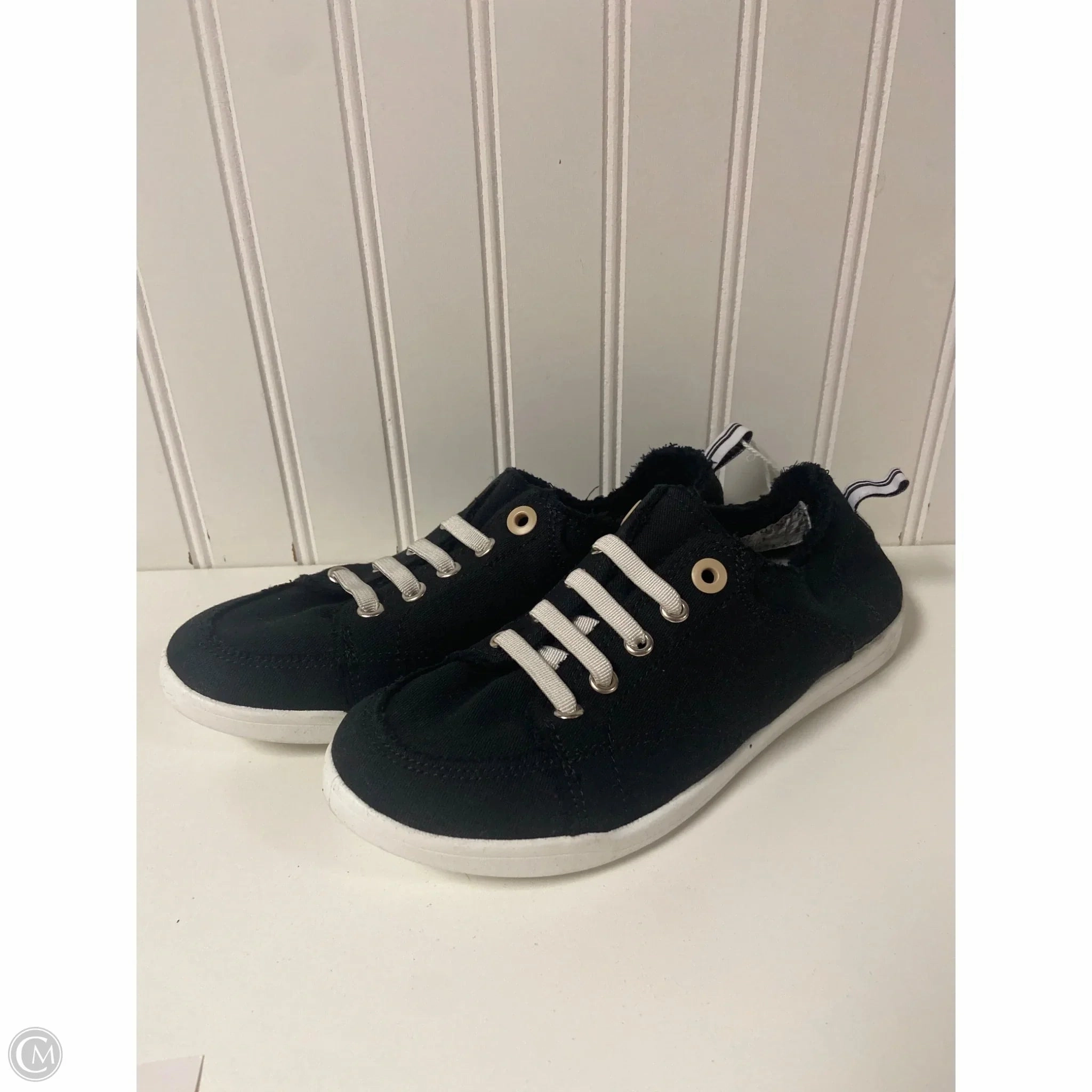 Cold Friendly Shoes Sneakers By Vionic In Black, Size: 6