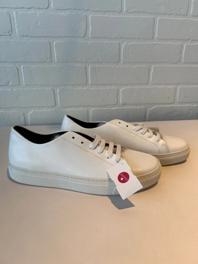 Shoes Sneakers By zcd montreal In White, Size: 10.5 Airflow channels