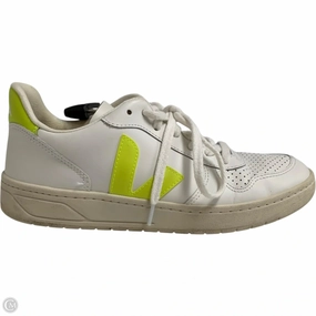 Shoes Sneakers By VEJA In White & Yellow, Size: 8 Sculpted durability Stay Dry