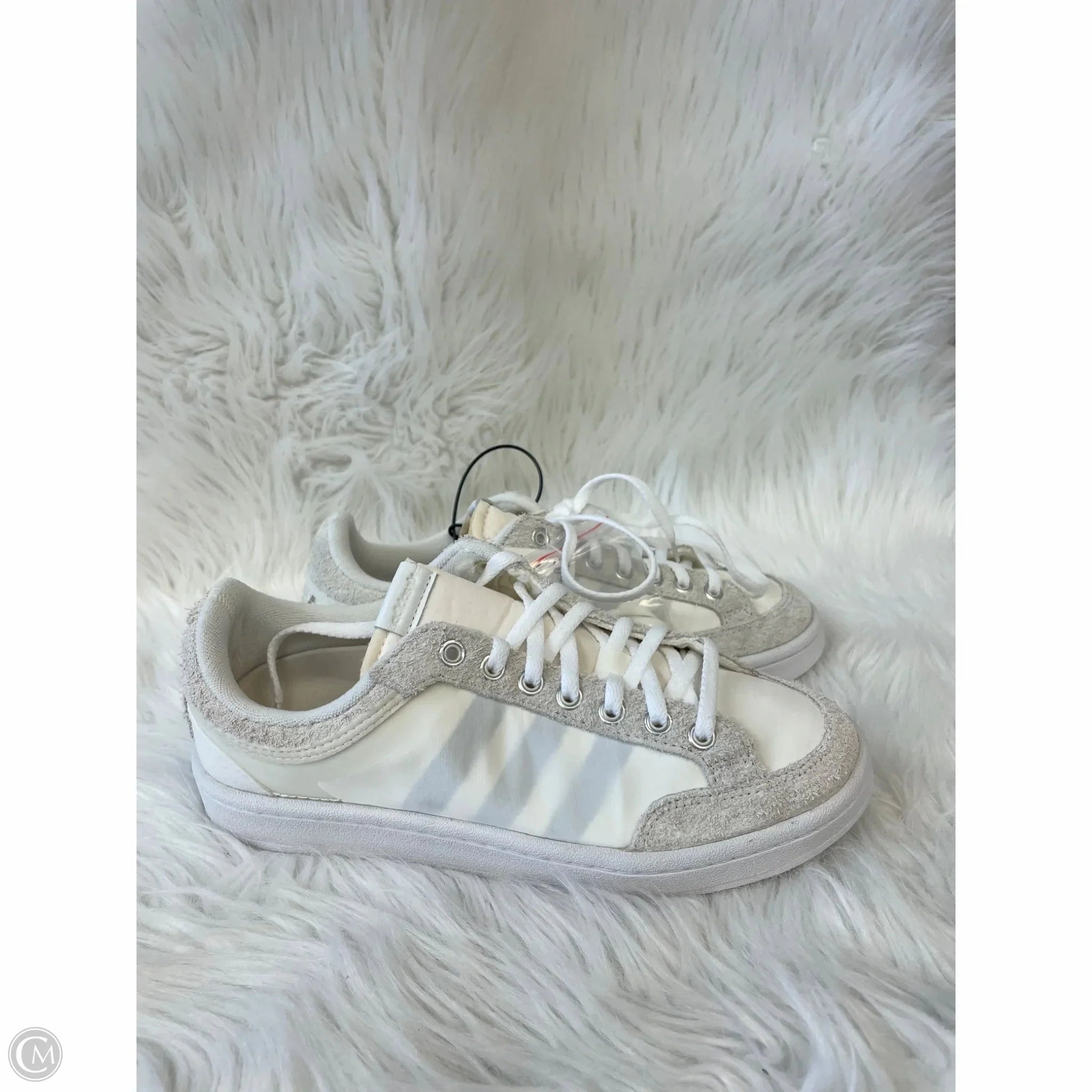 Shoes Sneakers By Adidas In Grey & White, Size: 7 Rolling Gait Design