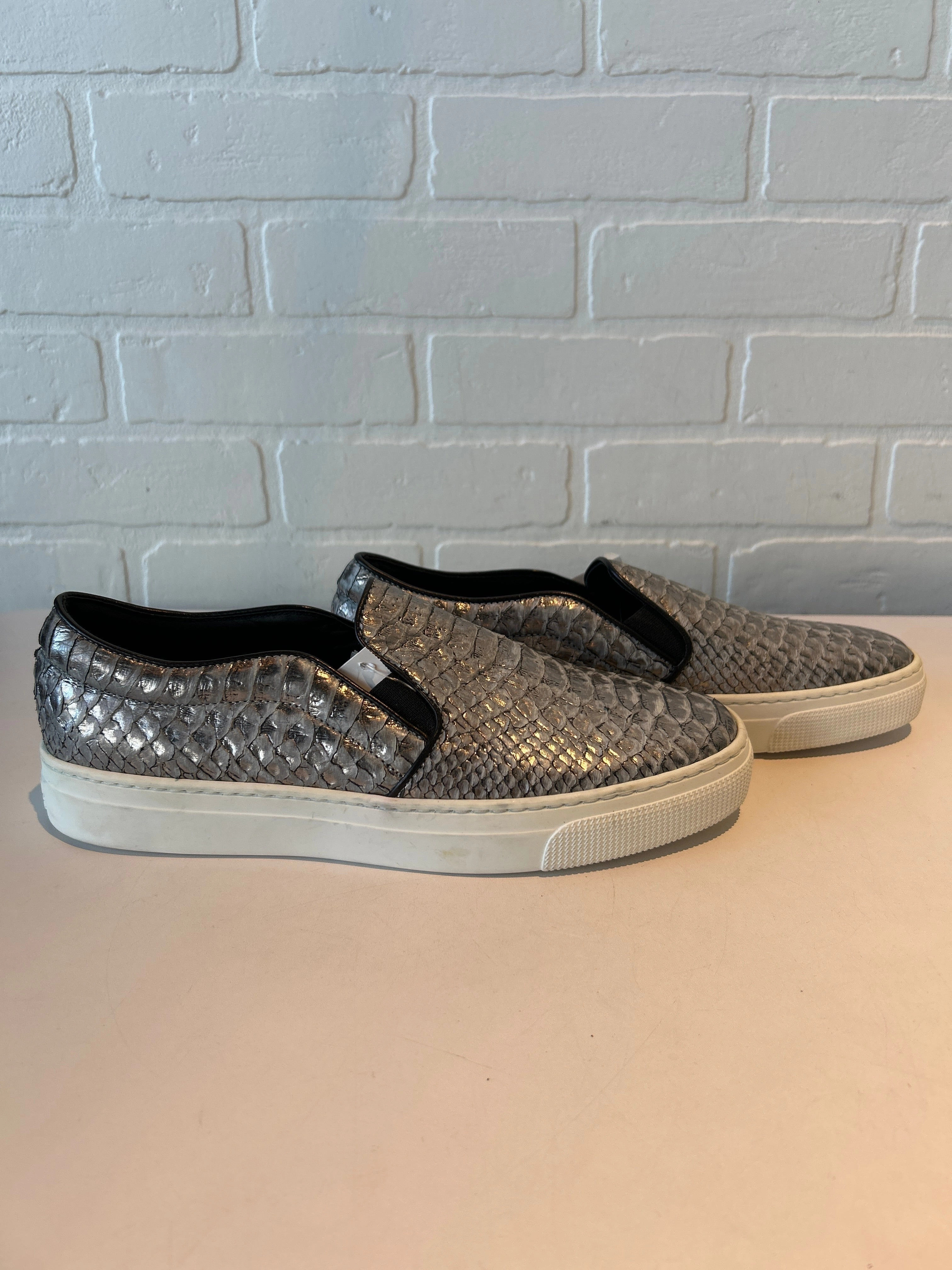 Comfort sole Shoes Sneakers By zcd montreal In Grey & White, Size: 10.5