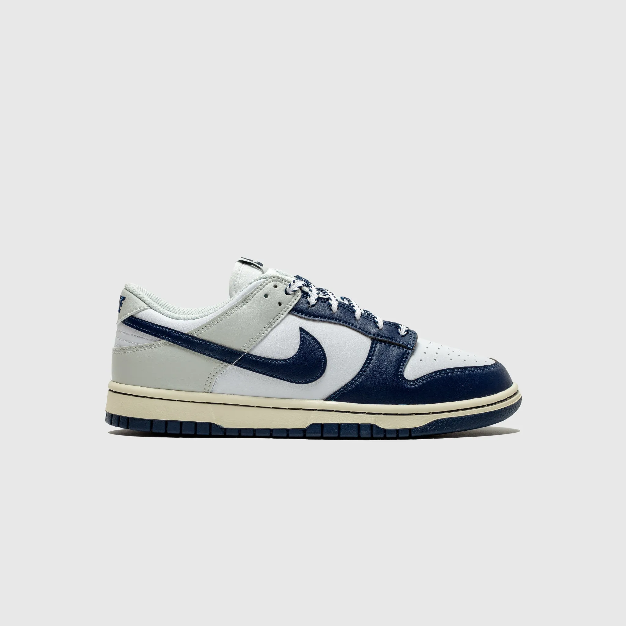 reinforced - heel shoes DUNK LOW RETRO "YANKEES"