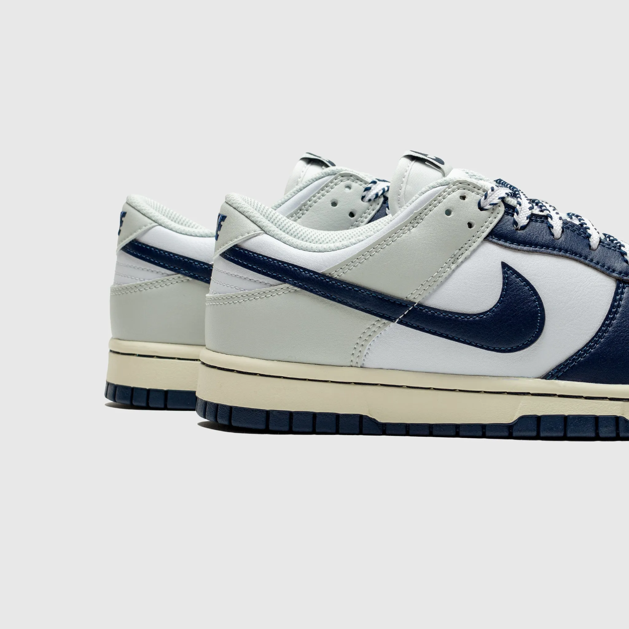 DUNK LOW RETRO "YANKEES" foam - sole - feature shoes