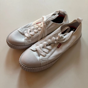 Anti Fatigue Tech Shoes Sneakers By Levis In White, Size: 9