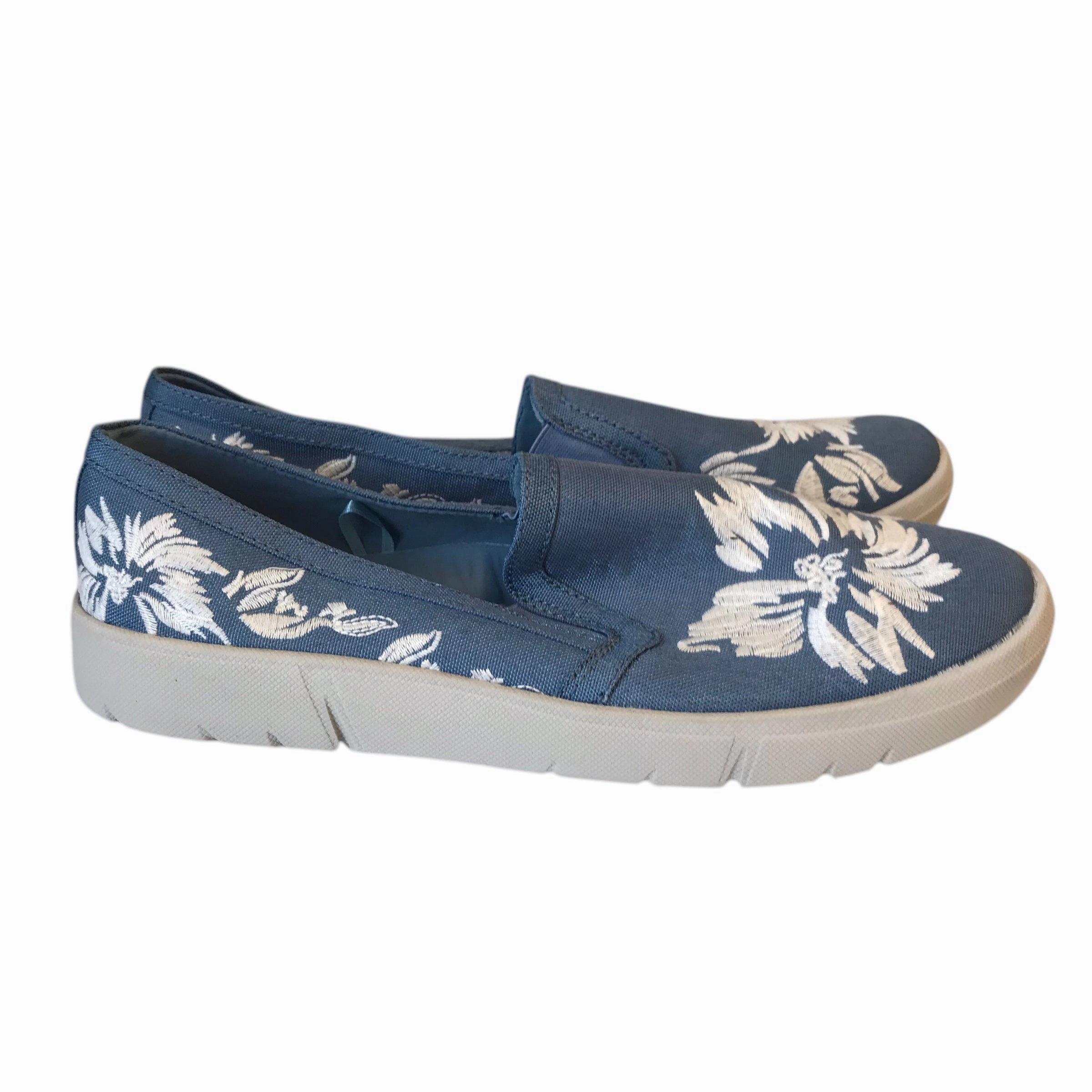 Stylish Flex Tensile Lacing Shoes Sneakers By Bare Traps In Blue & White, Size:10