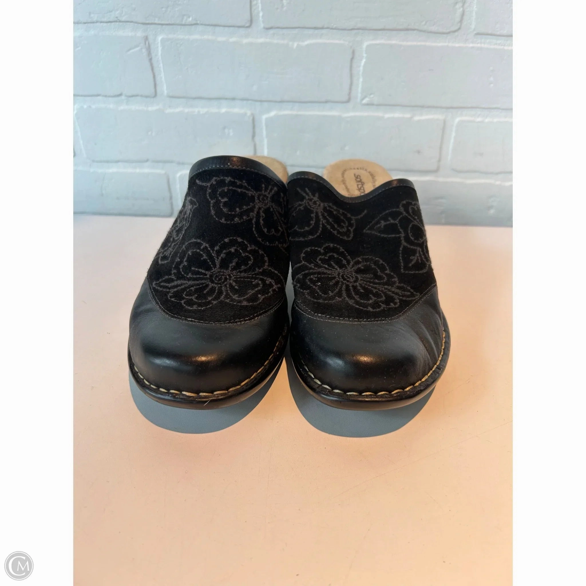 Narrow Fit Gold High Heeled Sandals Shoes Heels Block By Softspots In Black, Size: 10