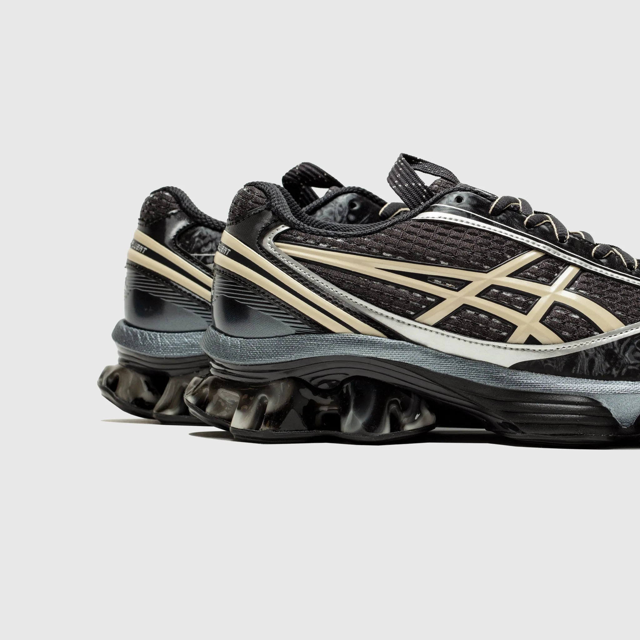 US6-S GEL-KINETIC FLUENT high - profile shoes elevated - heel running option