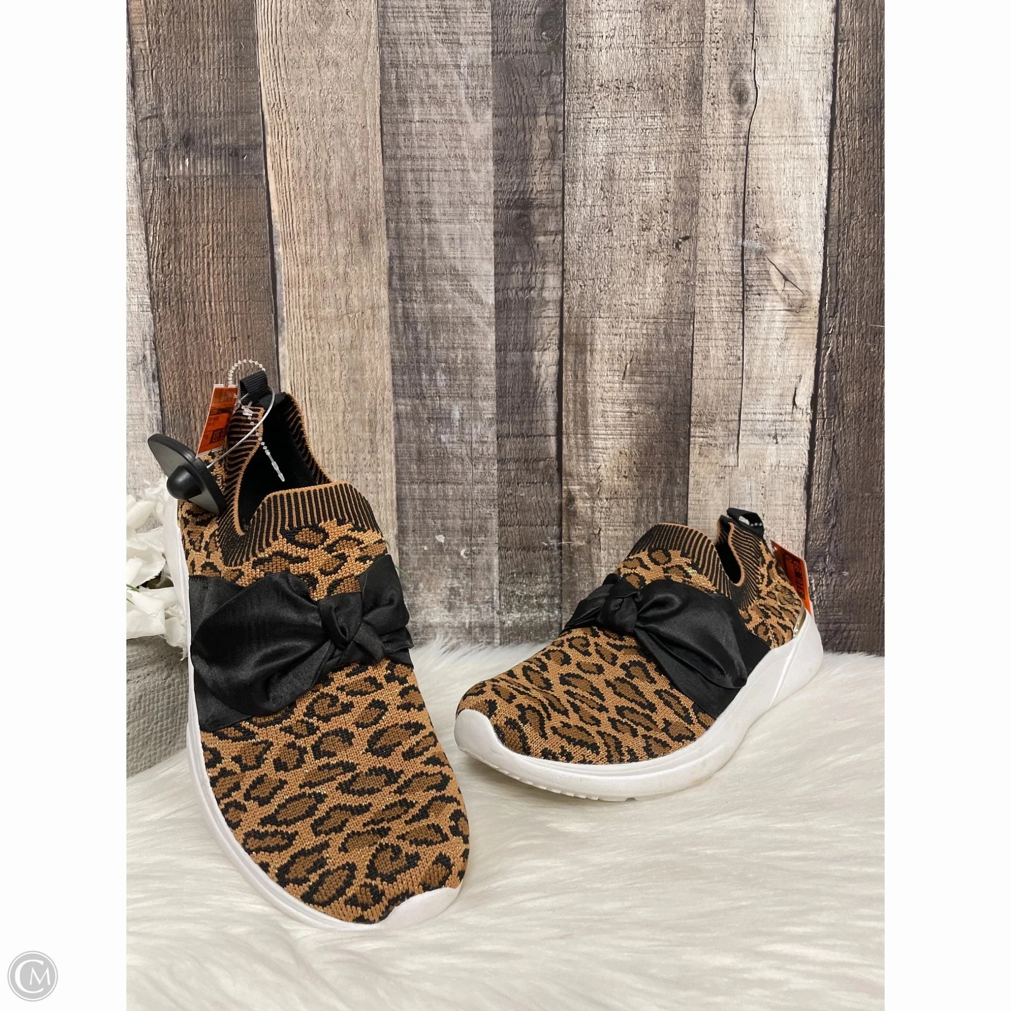 Training Shoes Sneakers By Skechers In Animal Print, Size: 10