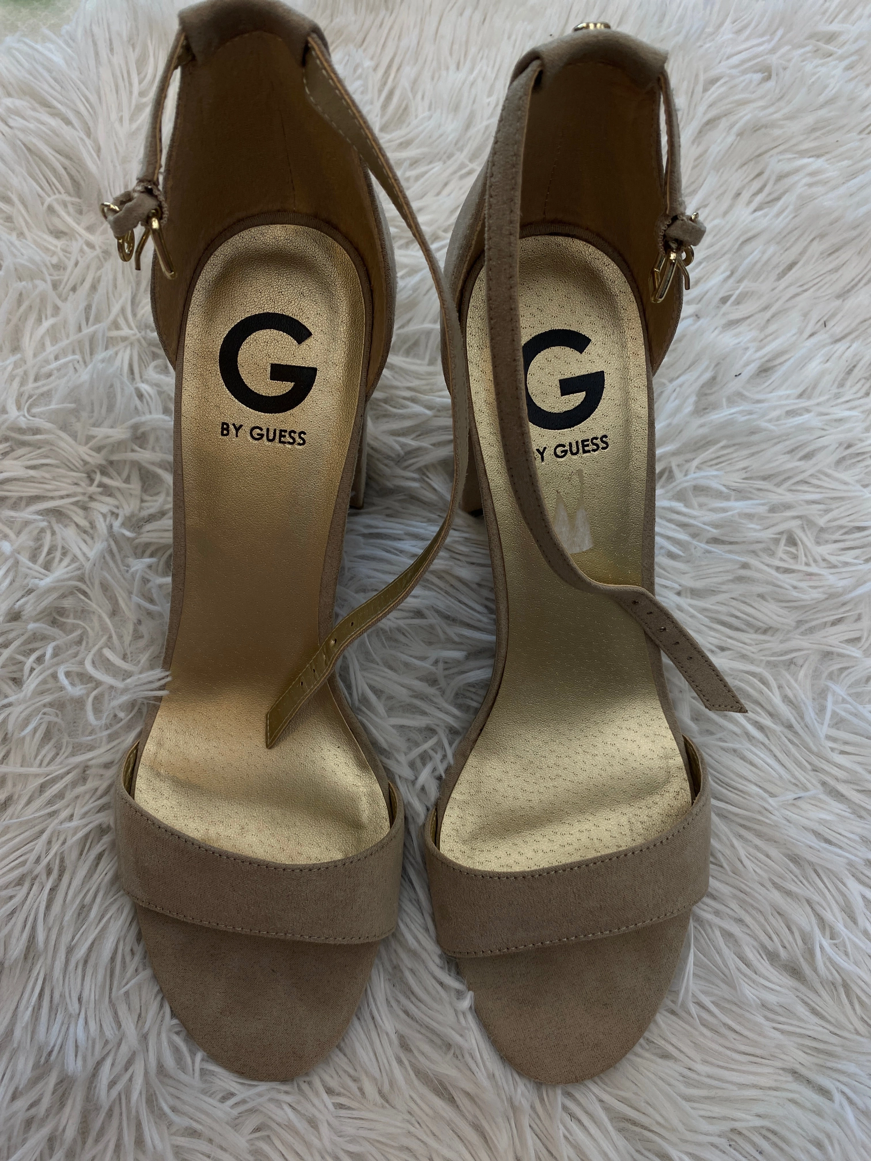 synthetic material Buckled Tan Shoes Heels Block G By Guess, Size 8.5