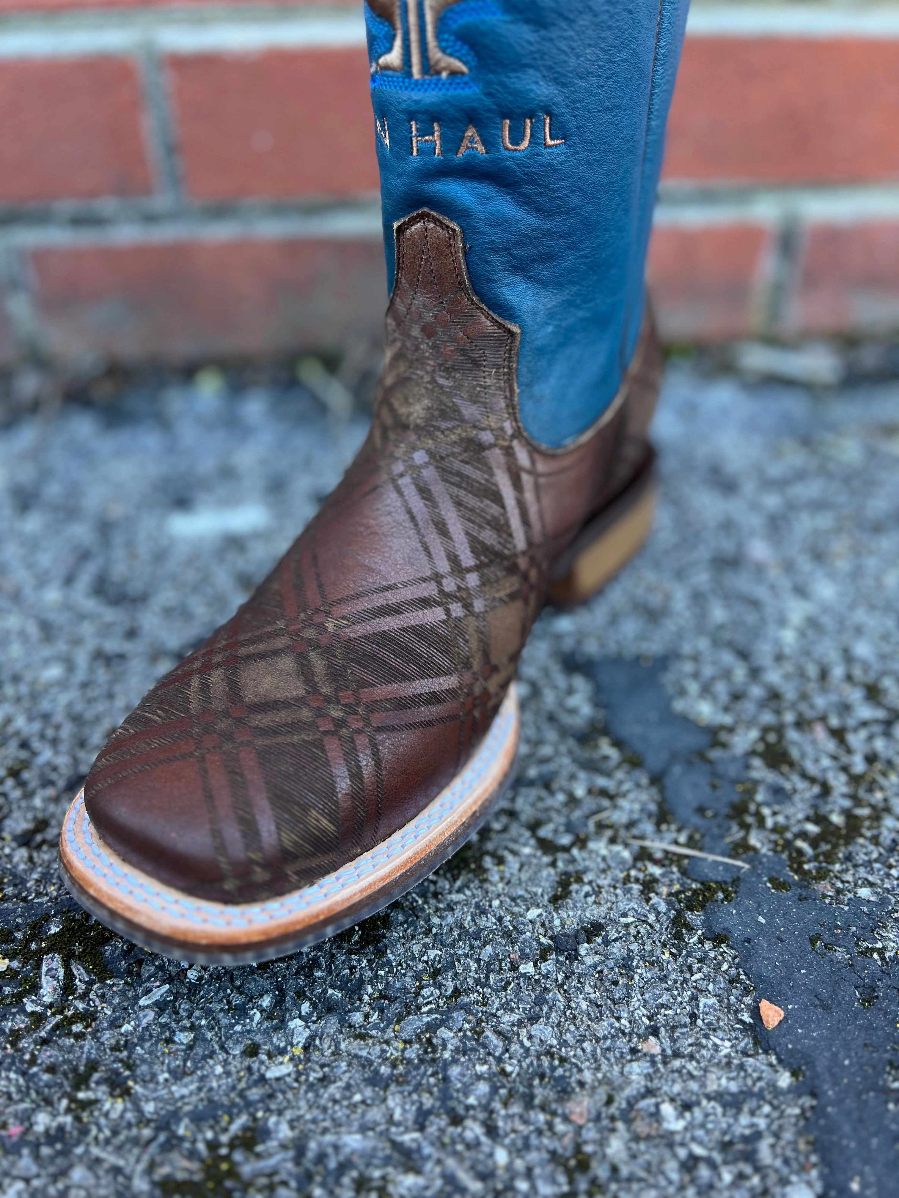 Tin Haul Criss Cross Young Professional