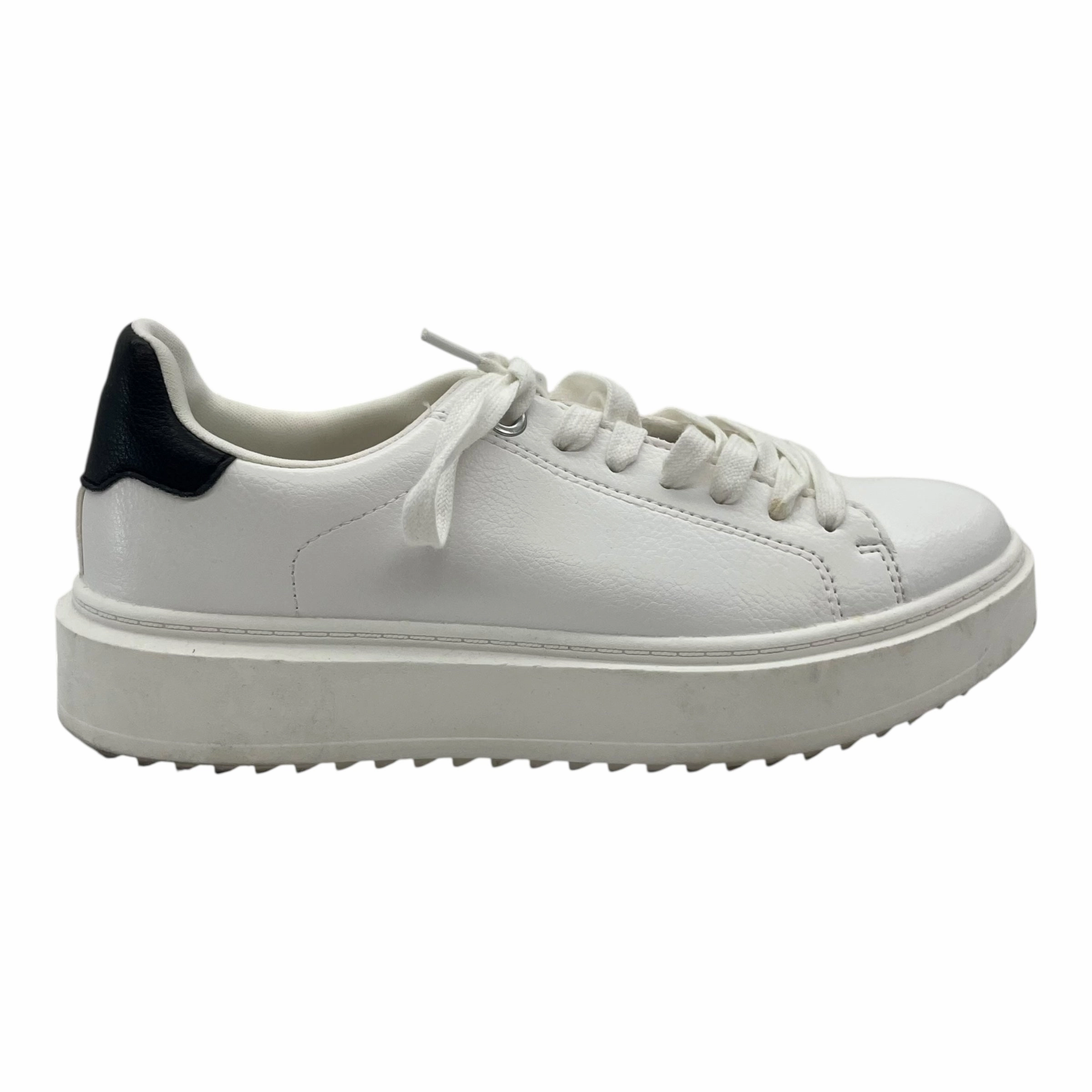 Chill Mode Shoes Sneakers By Steve Madden In White, Size:8.5