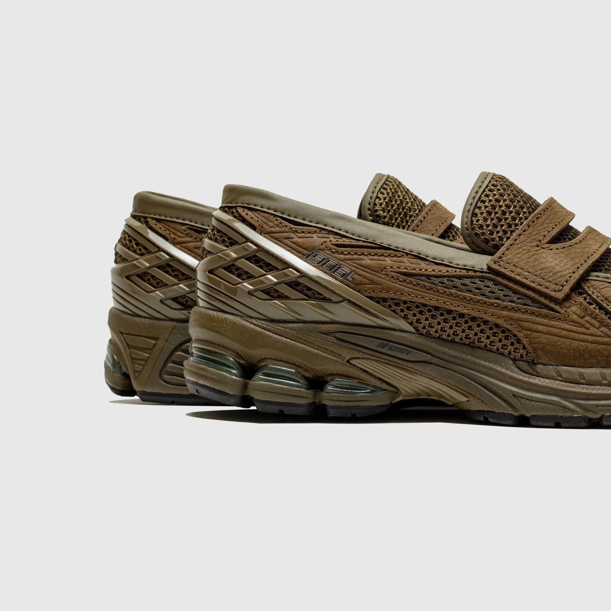 heel - stabilizing shoes U1906LNV