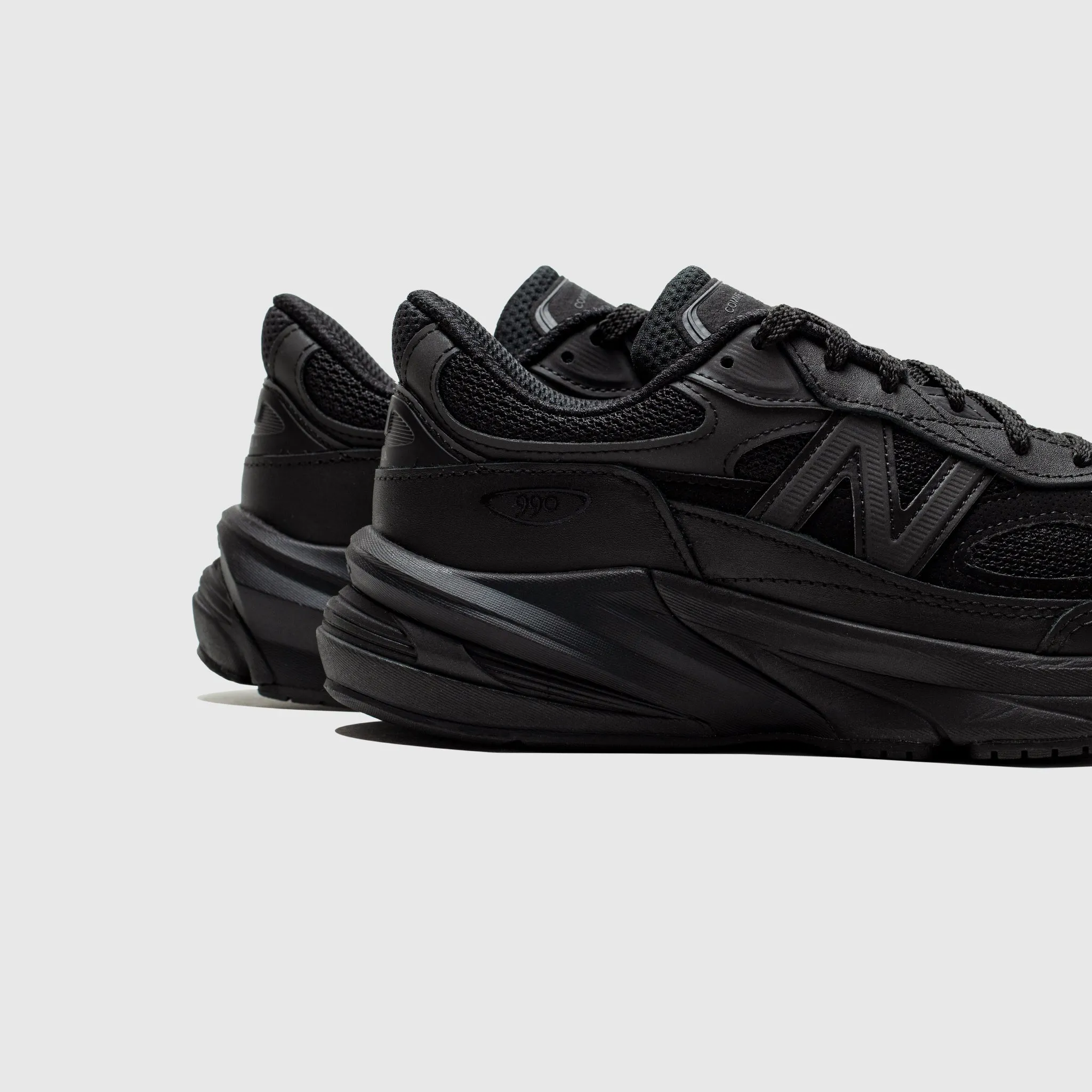 Short Distance Run U990CG6 X CDG HOMME