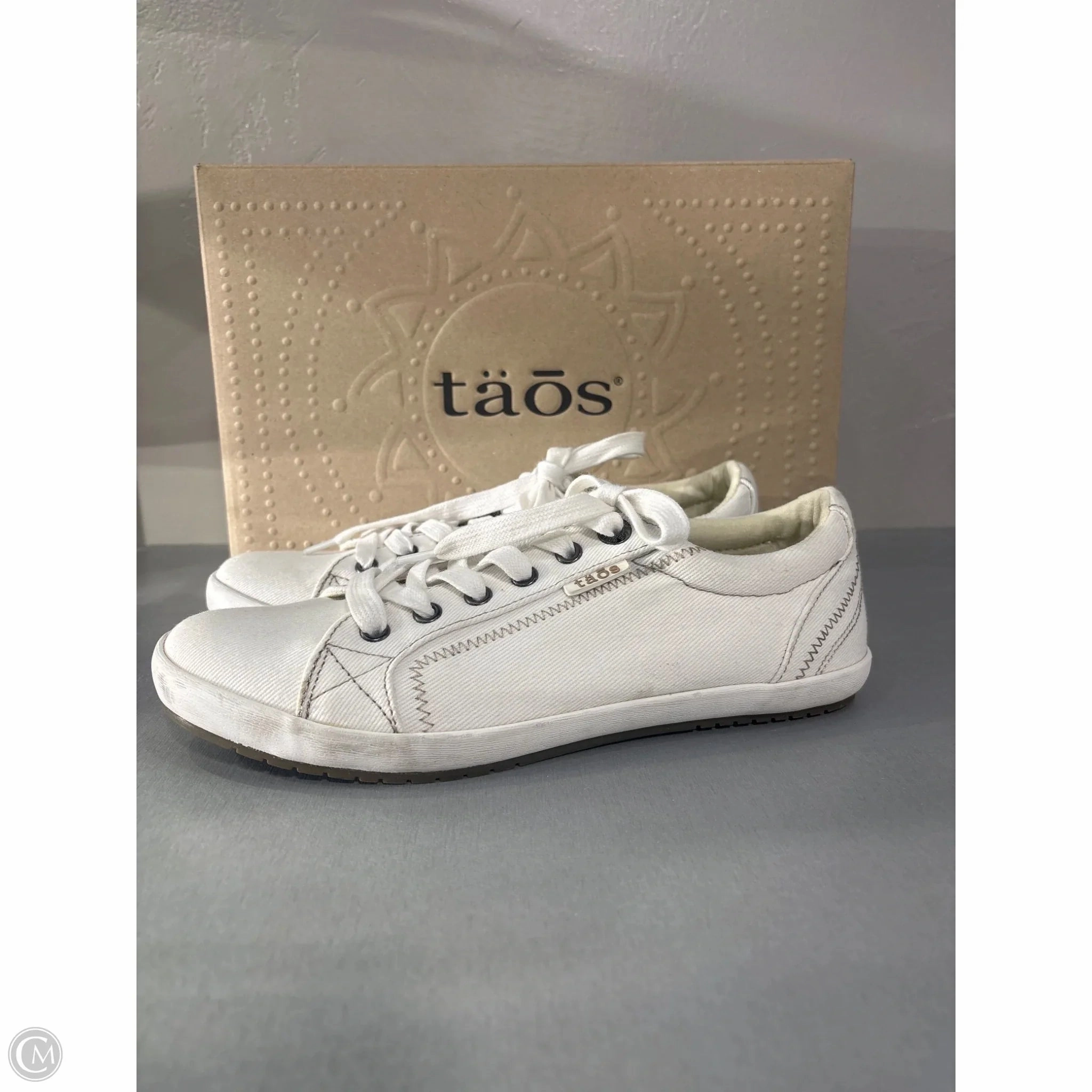Shoes Sneakers By Taos In Cream, Size: 9 Heat Sealed Layers Lightweight Synthetic