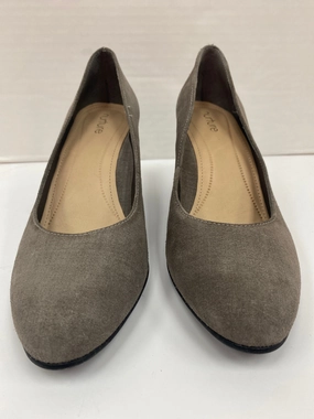 Shoes Heels Block By Nurture In Grey, Size: 8 Fashion Sandals