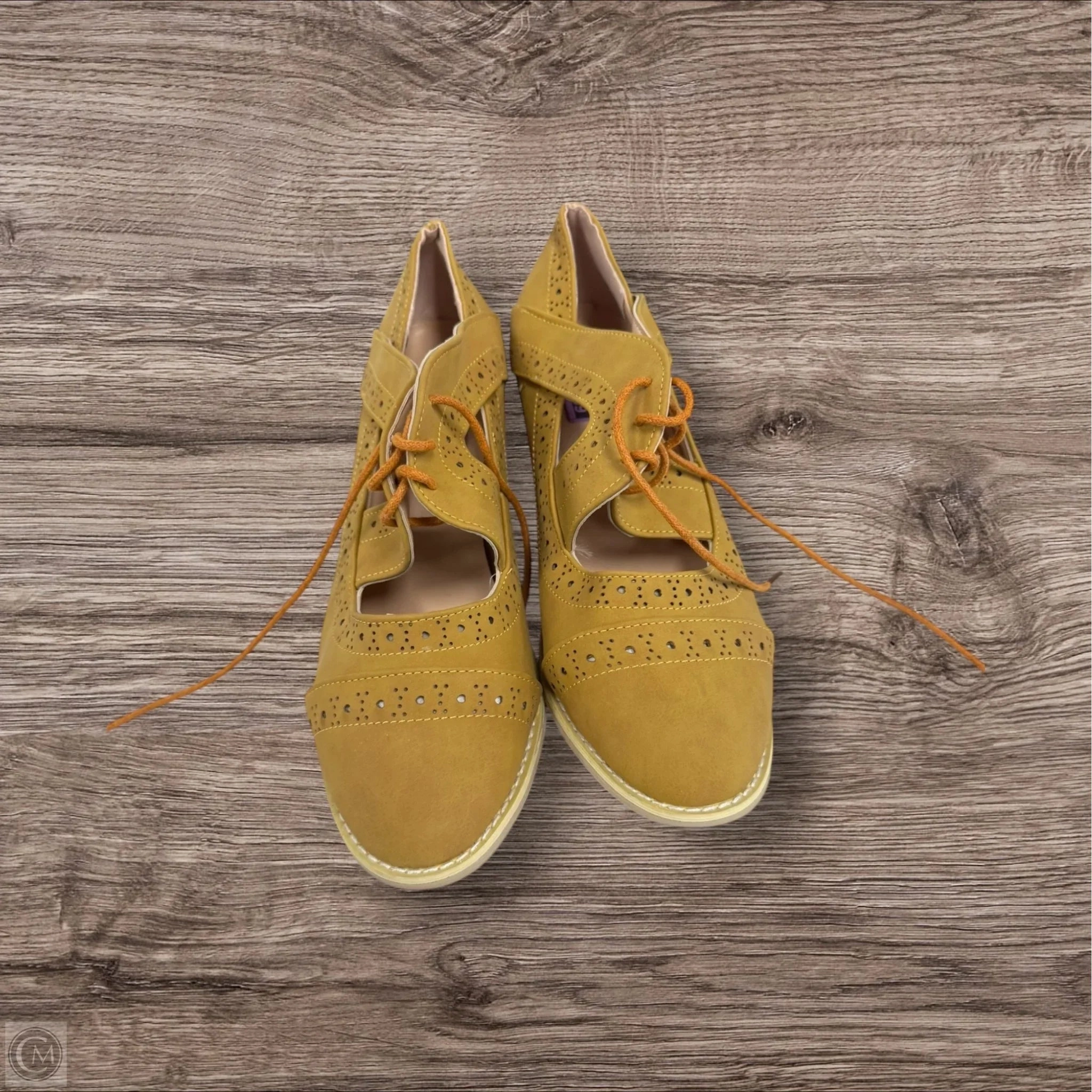 Cushioned Shoes Heels Block By Clothes Mentor In Yellow, Size: 11