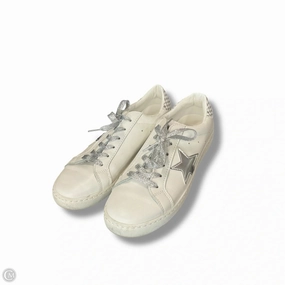 Multidirectional Flex Shoes Sneakers By Vintage Havana In Silver & White, Size: 8