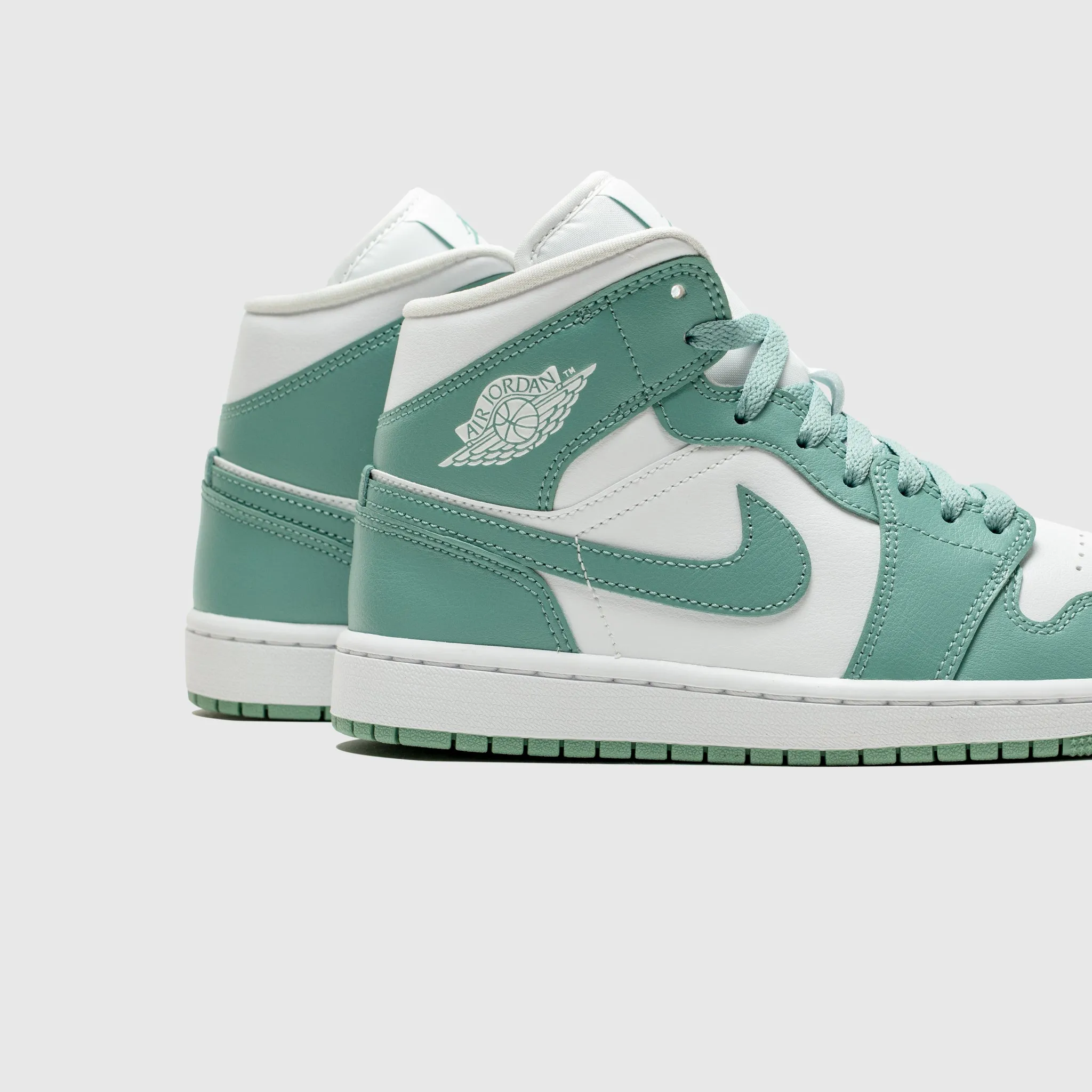 WMNS AIR JORDAN 1 MID "CANNON" Speed Shoes running for a change