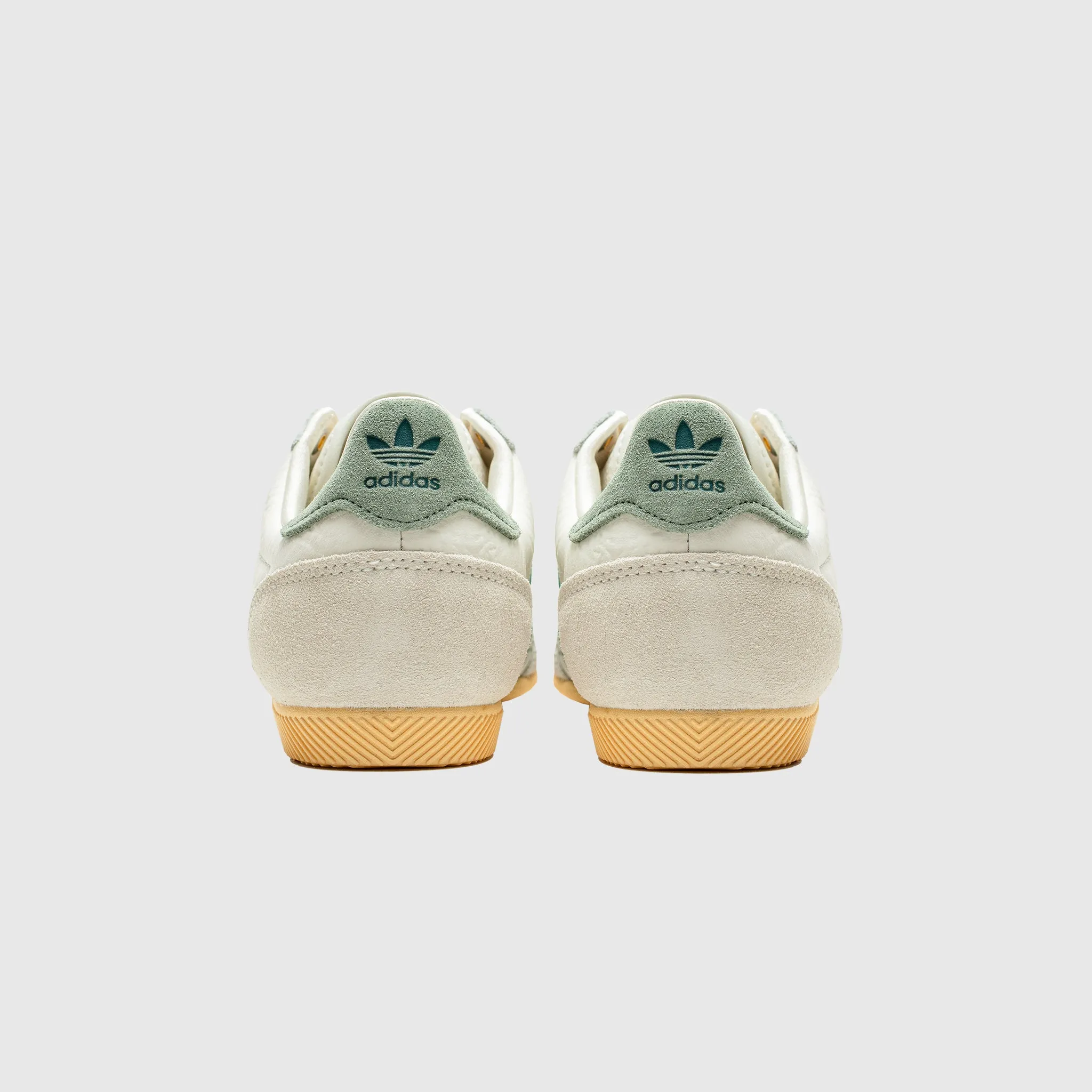 WMNS JAPAN gym floor suitable for experts