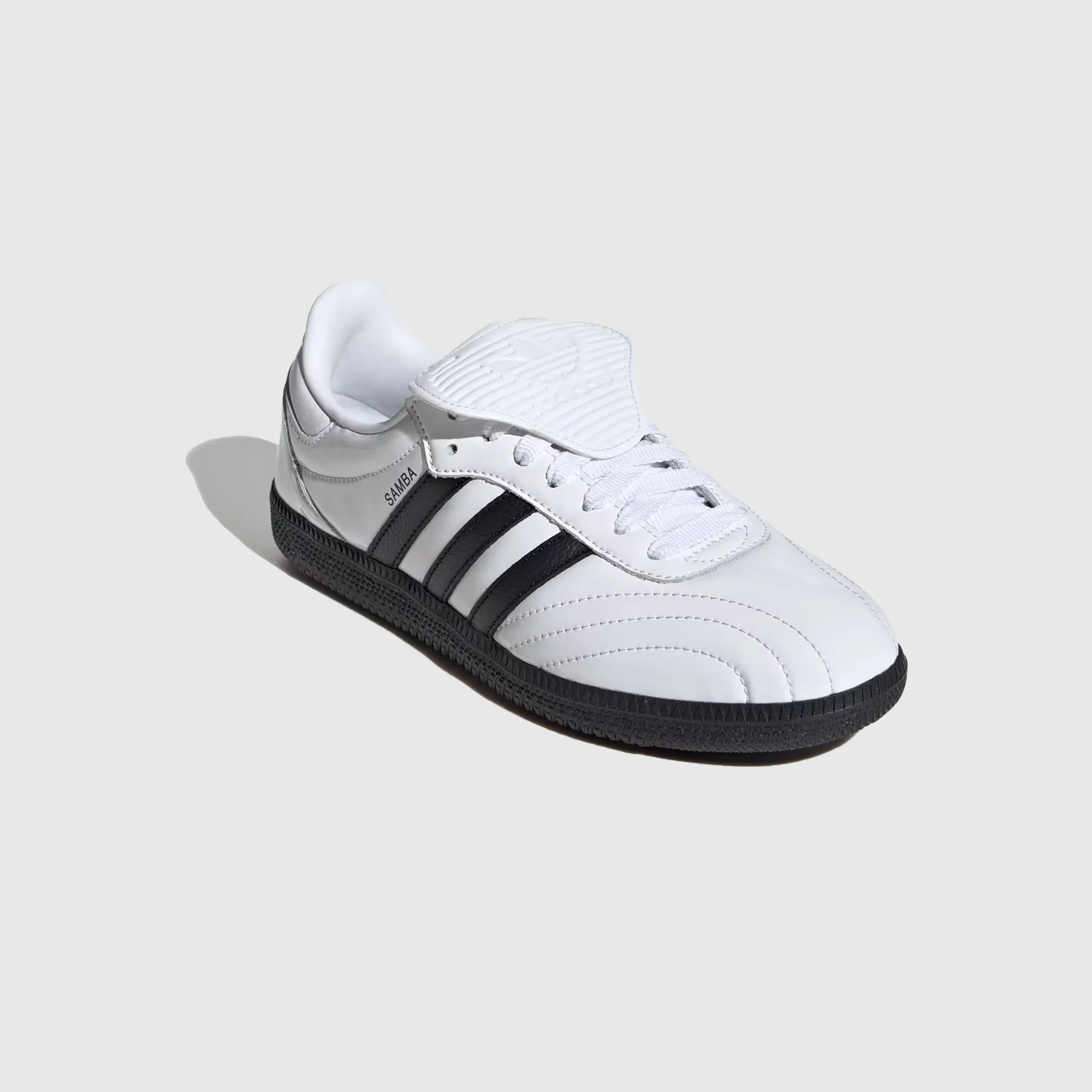 WMNS SAMBA LT PATENT Mountain running moisture - wicking - technology shoes