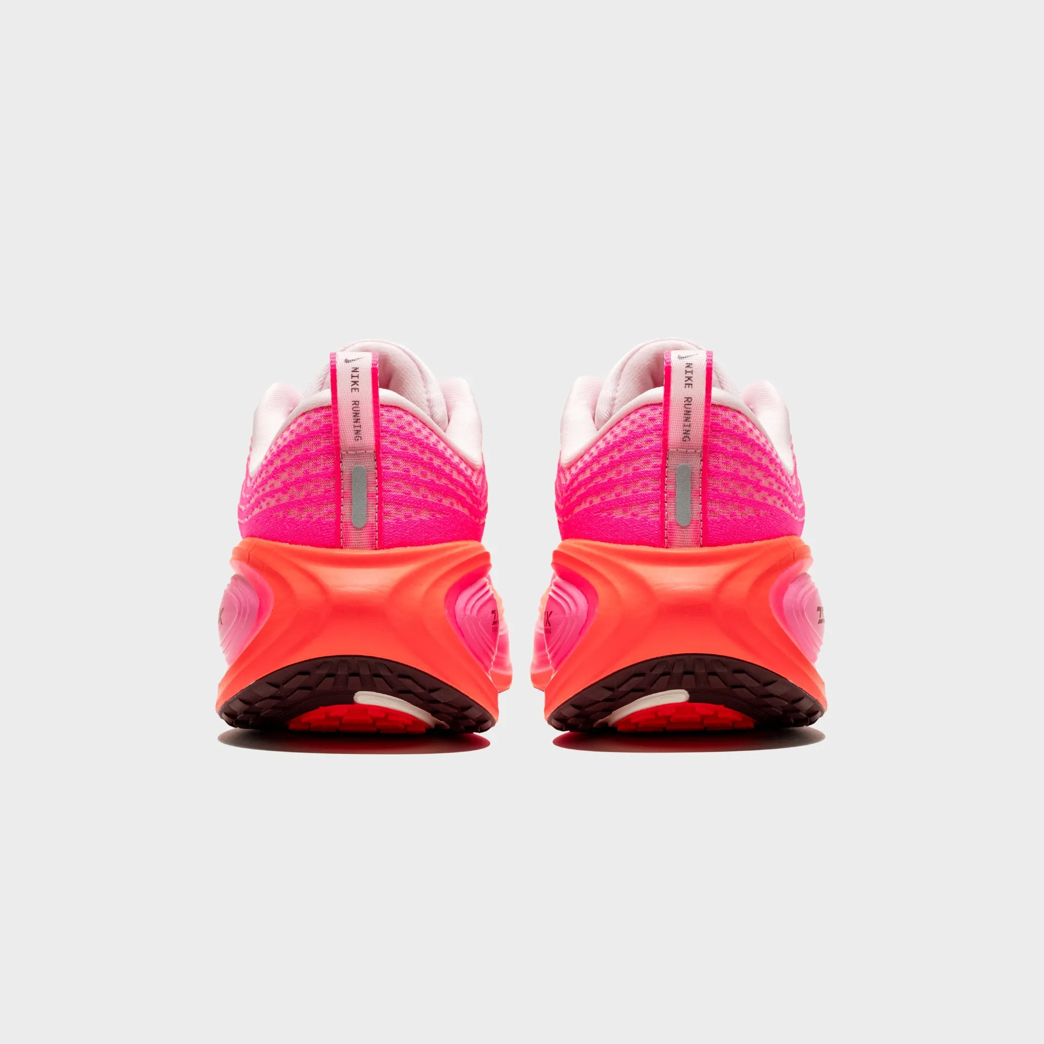 long - distance shoes WMNS VOMERO PLUS "HYPER PINK"