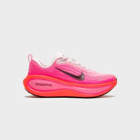 Supportive structure running in a bascule bridge area shoes WMNS VOMERO PLUS "HYPER PINK"